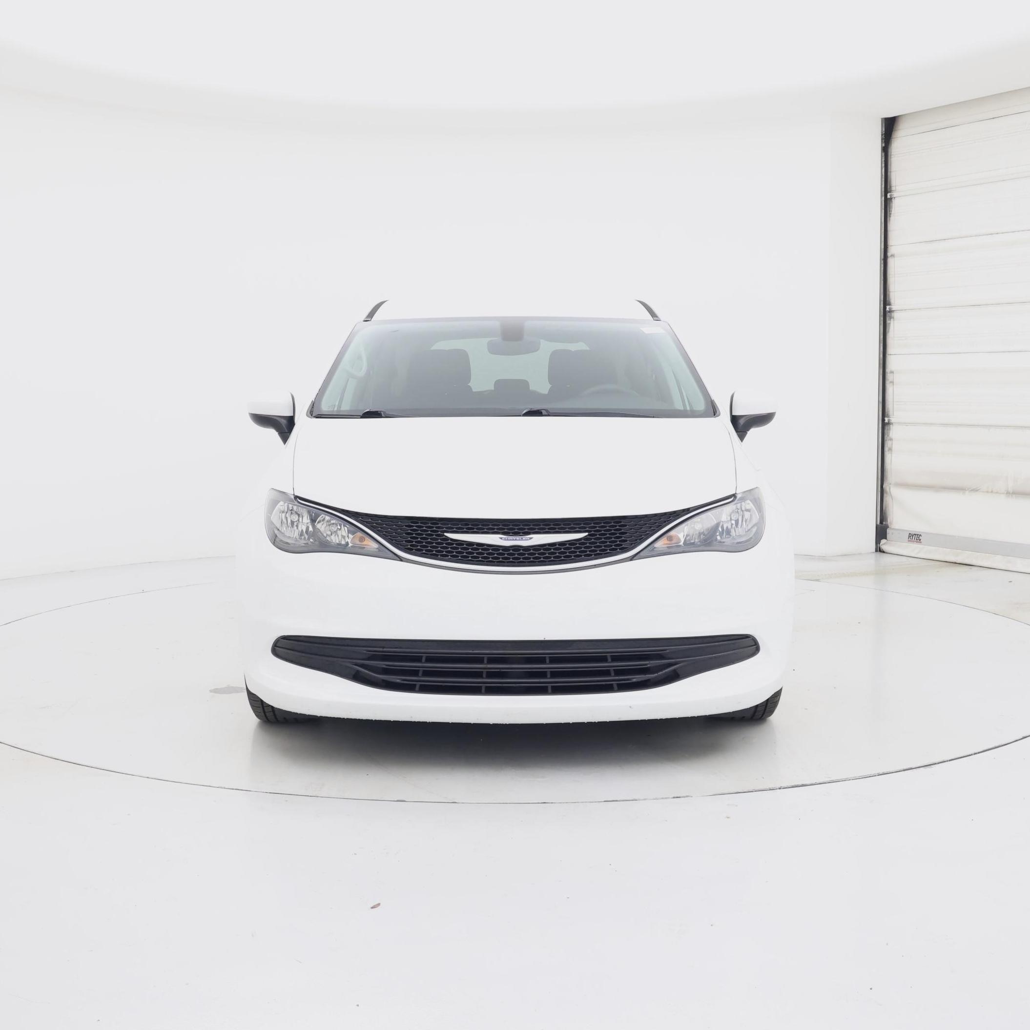 Thumbnail: 2017 Chrysler Pacifica - 5