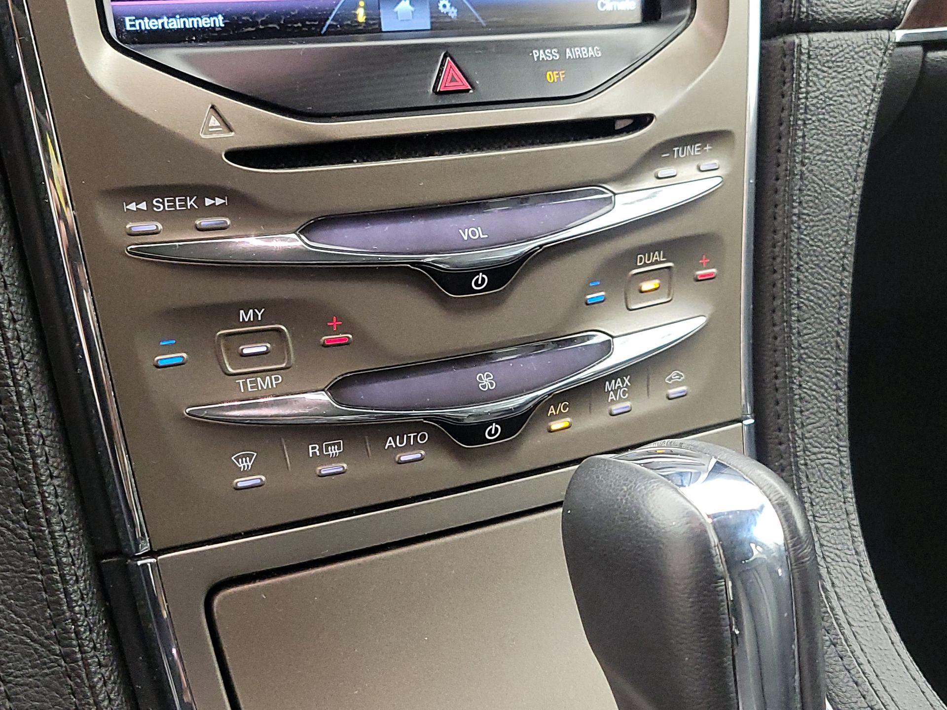 Thumbnail: 2015 Lincoln MKX - 16