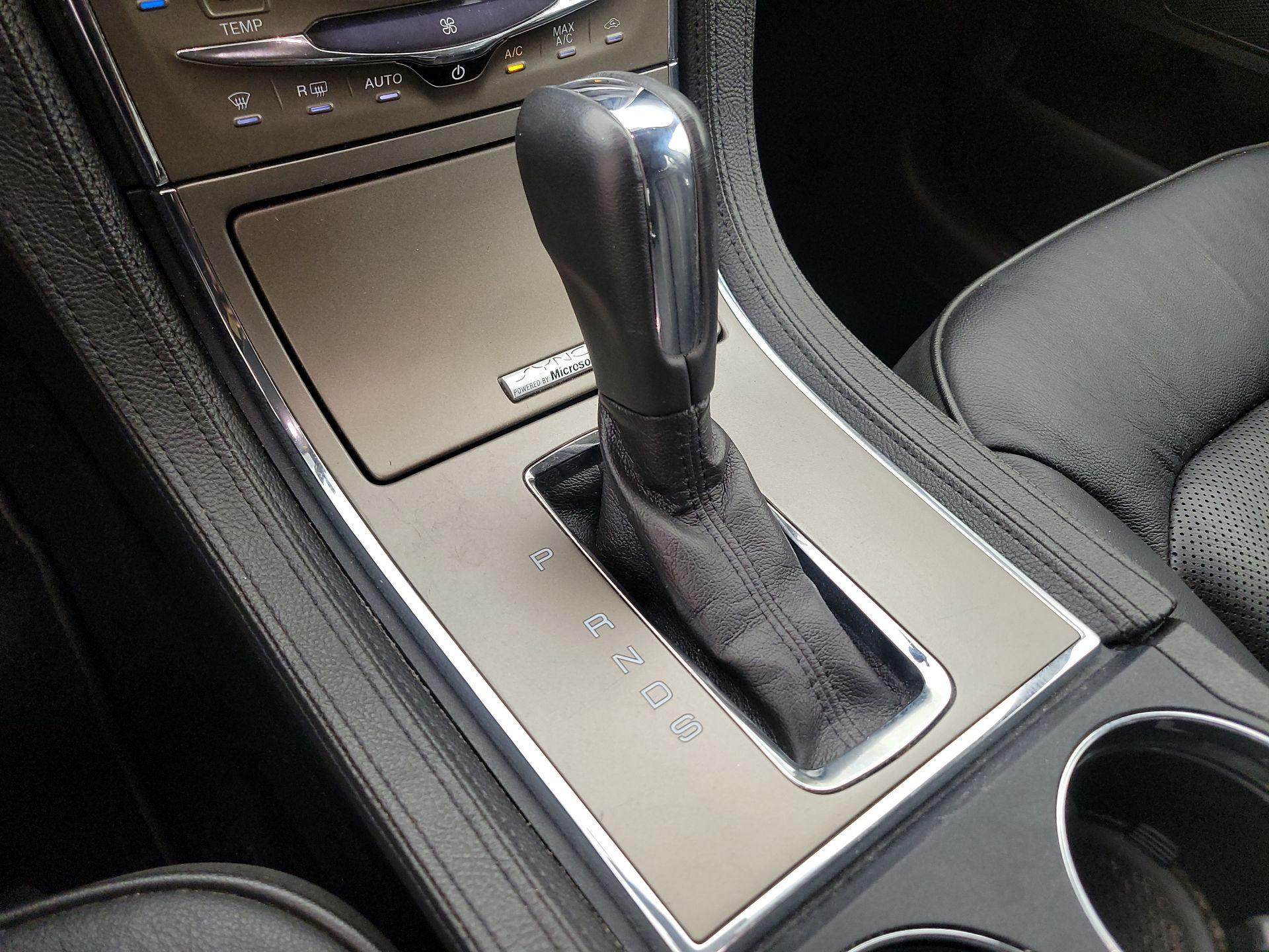Thumbnail: 2015 Lincoln MKX - 17