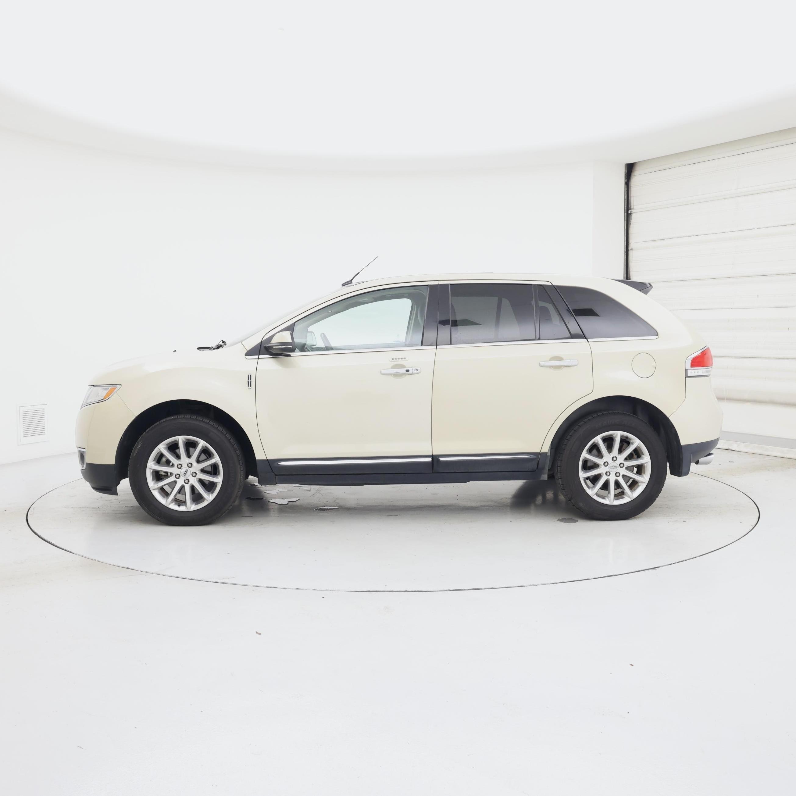 Thumbnail: 2015 Lincoln MKX - 3