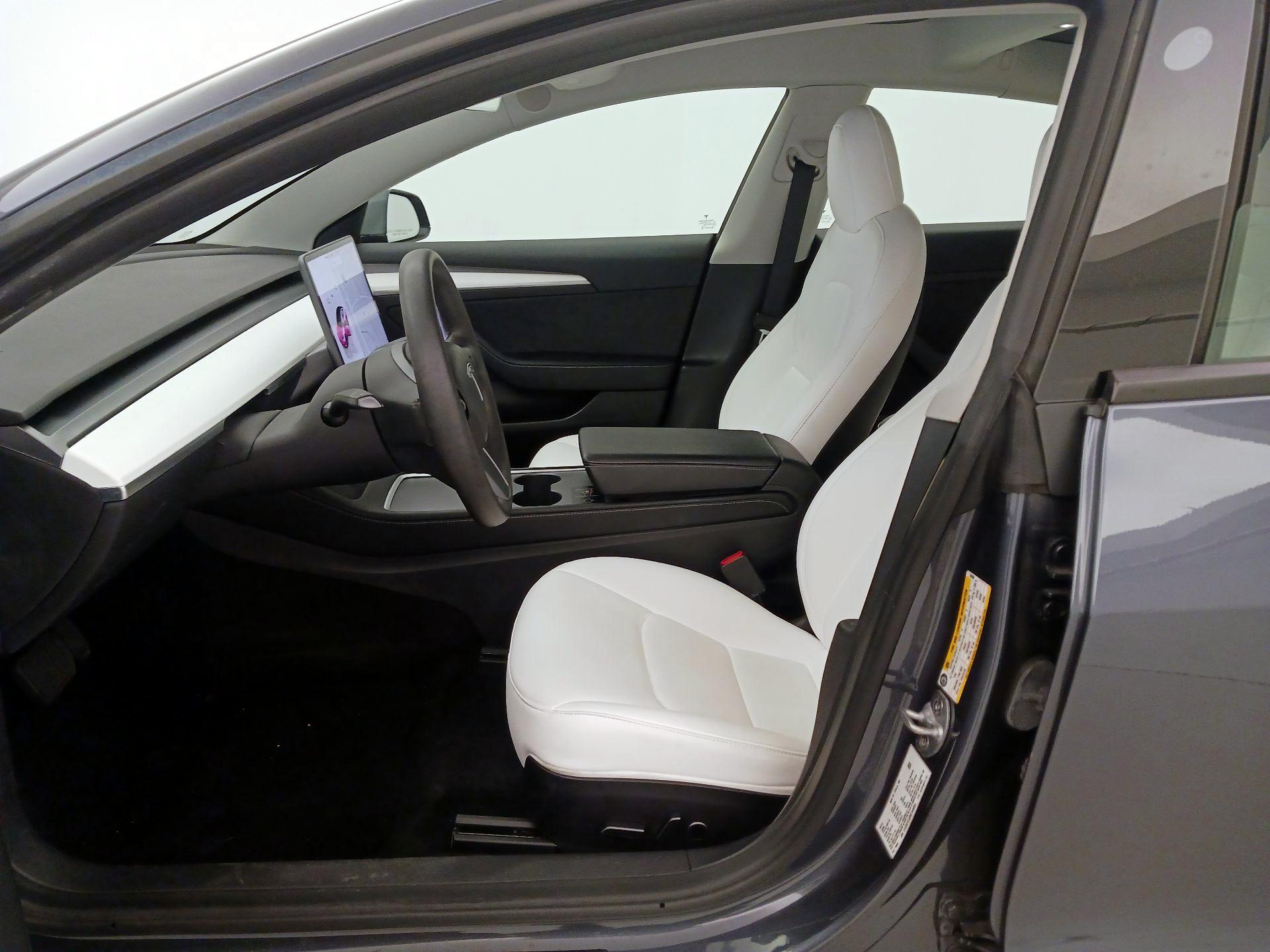 Thumbnail: 2022 Tesla Model 3 - 11