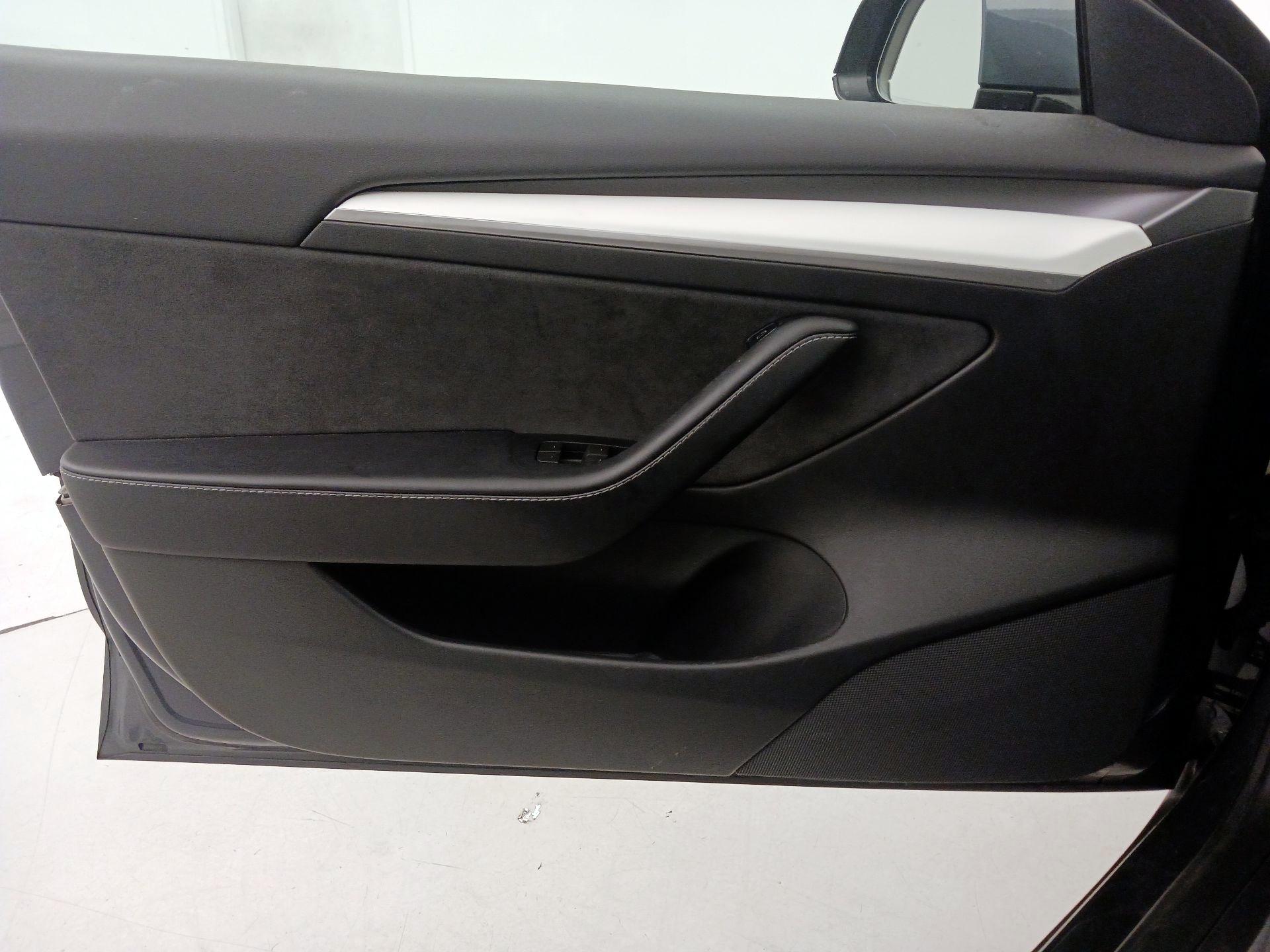 Thumbnail: 2022 Tesla Model 3 - 12