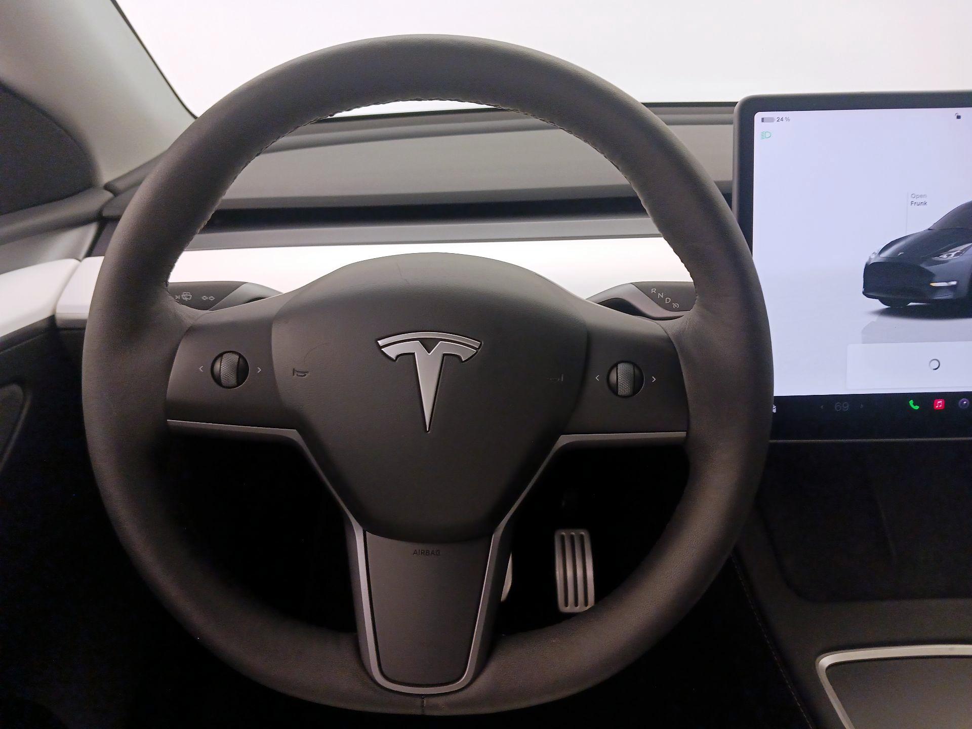 Thumbnail: 2023 Tesla Model Y - 10