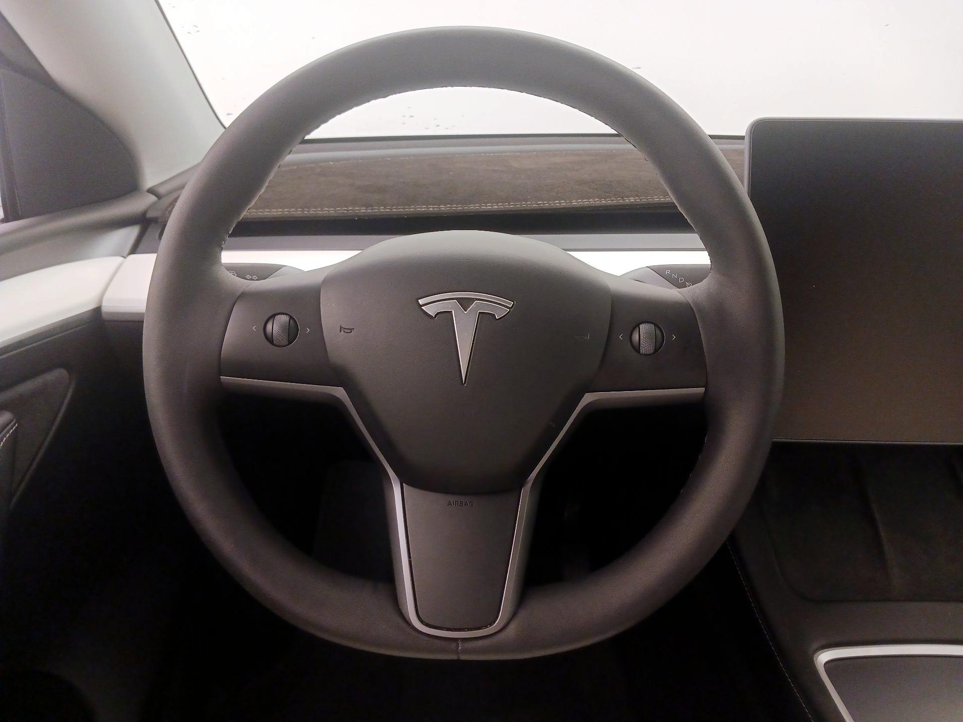 Thumbnail: 2023 Tesla Model Y - 10