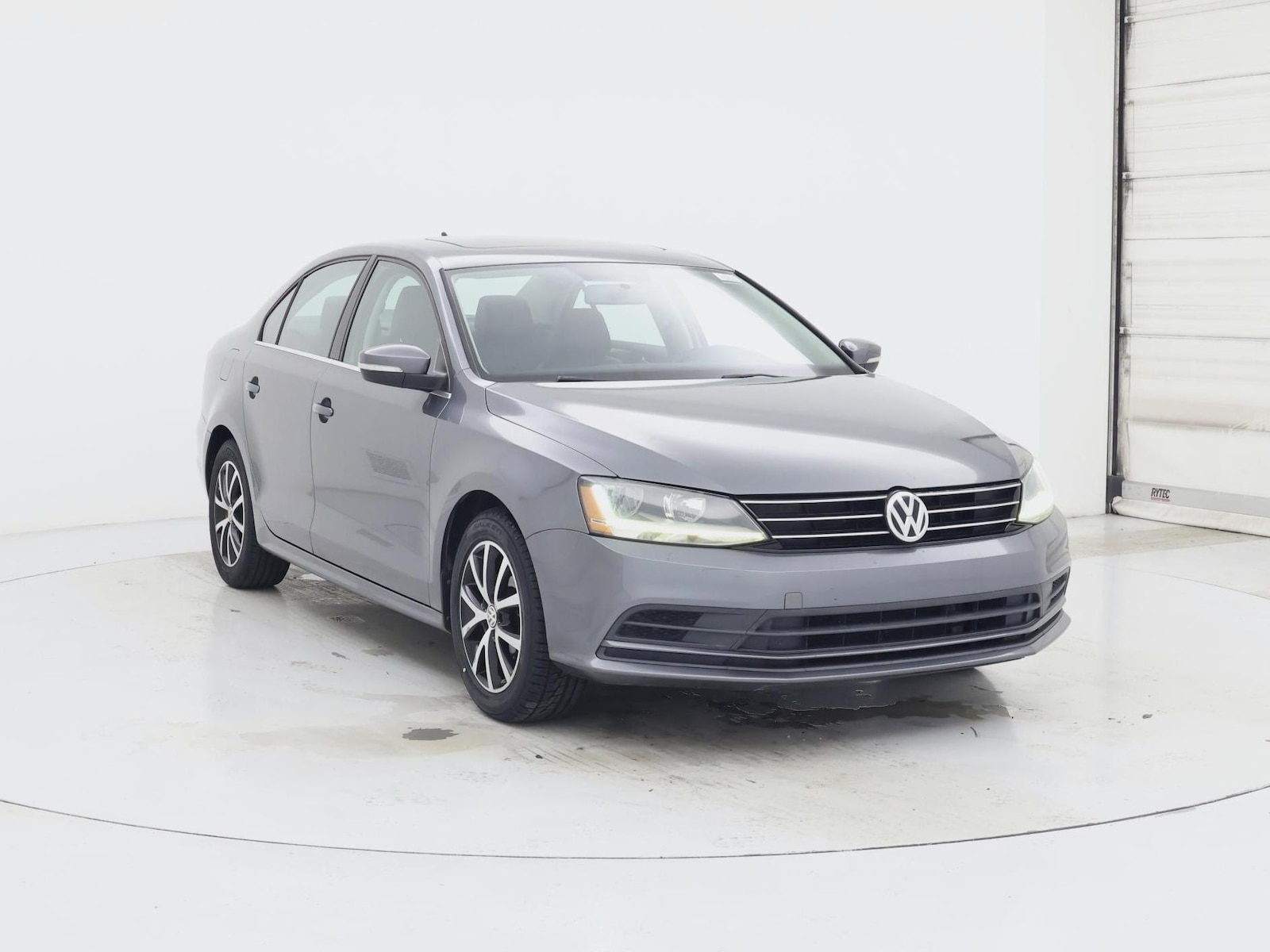 2017 Volkswagen Jetta SE - Photo 2