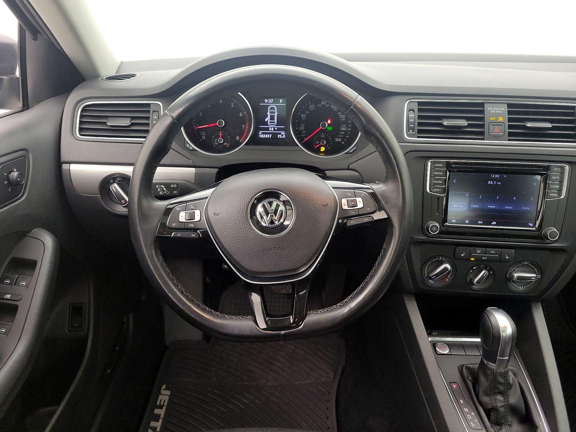 Thumbnail: 2017 Volkswagen Jetta - 10