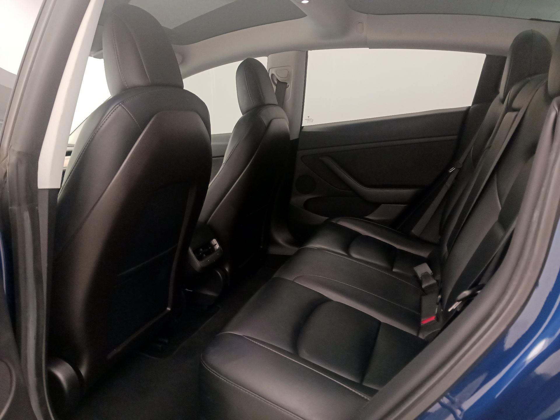 Thumbnail: 2021 Tesla Model 3 - 19