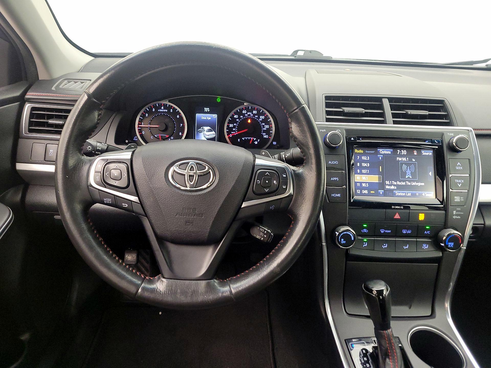 Thumbnail: 2017 Toyota Camry - 10