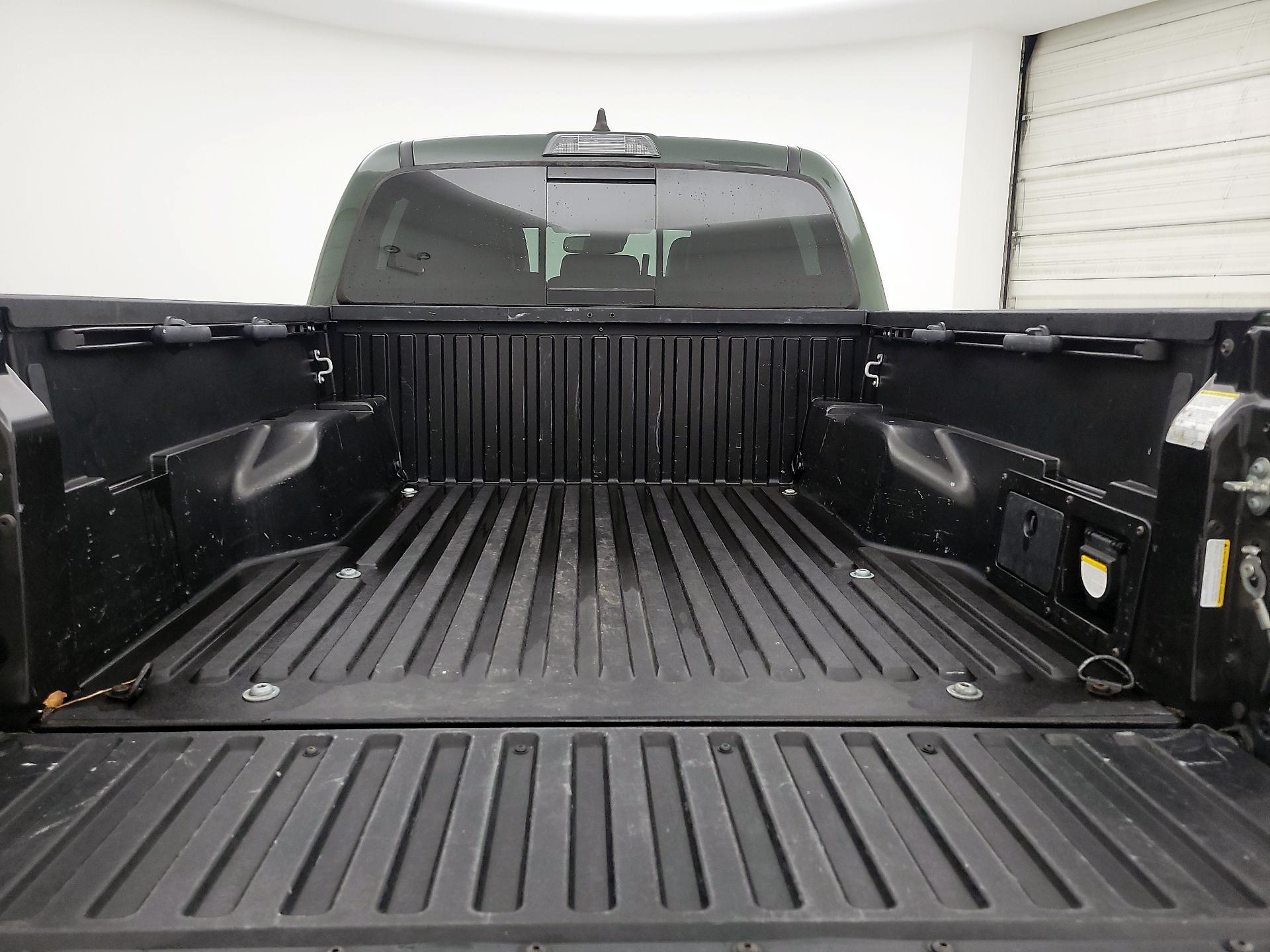 Thumbnail: 2020 Toyota Tacoma - 20