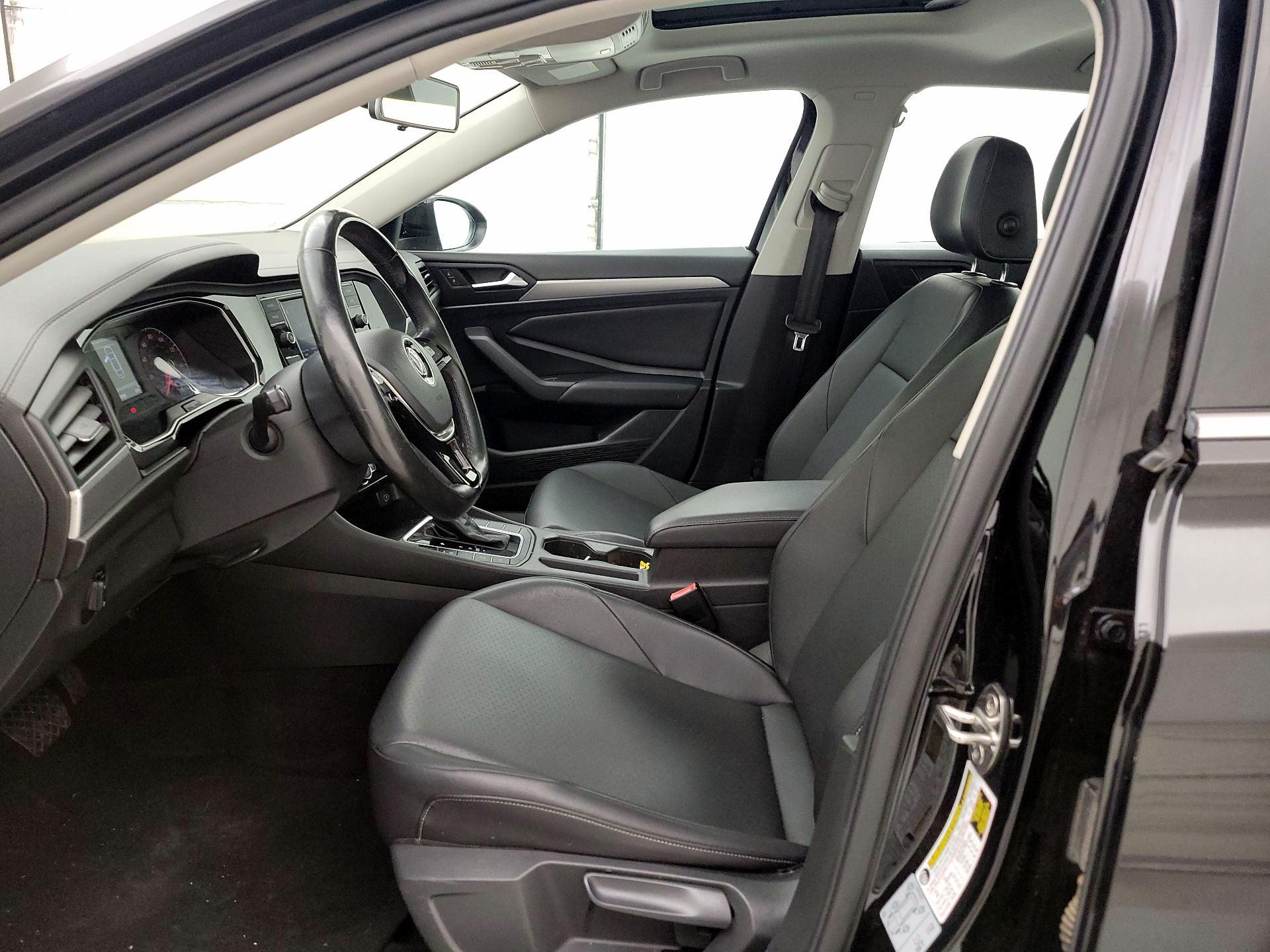 Thumbnail: 2019 Volkswagen Jetta - 11