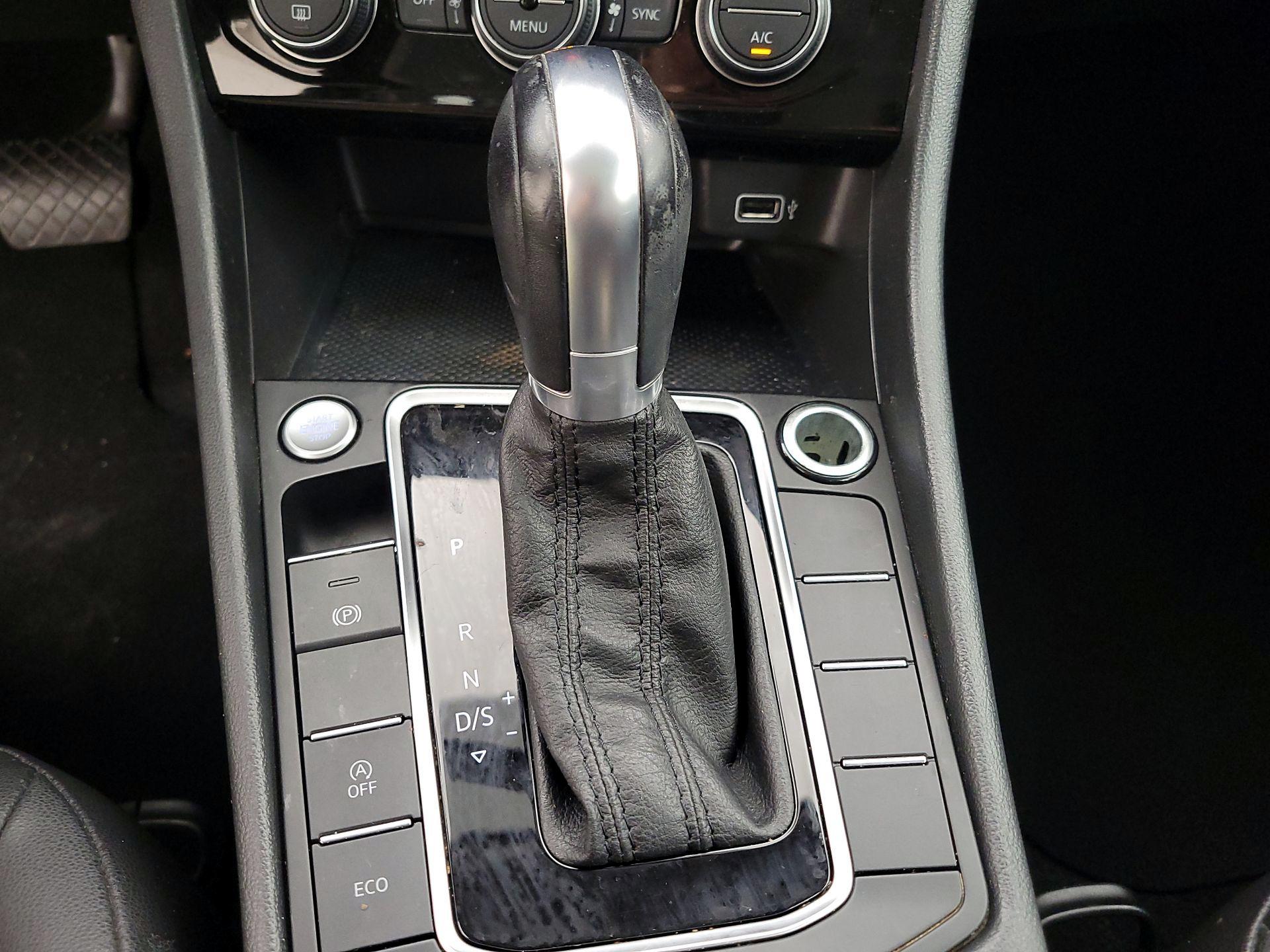 Thumbnail: 2019 Volkswagen Jetta - 17