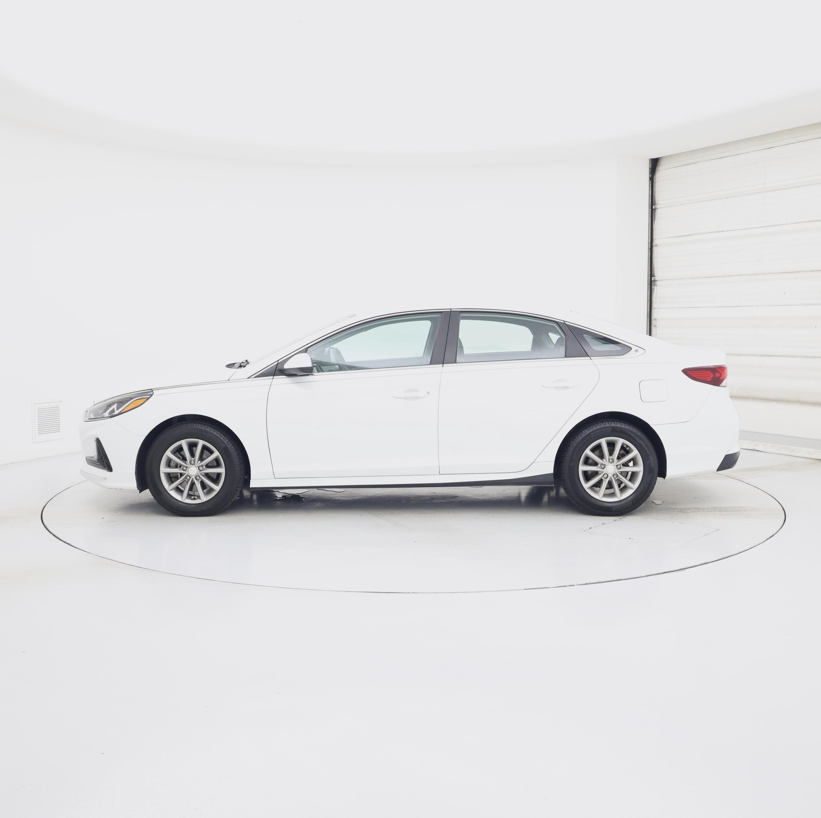 Thumbnail: 2019 Hyundai Sonata - 3