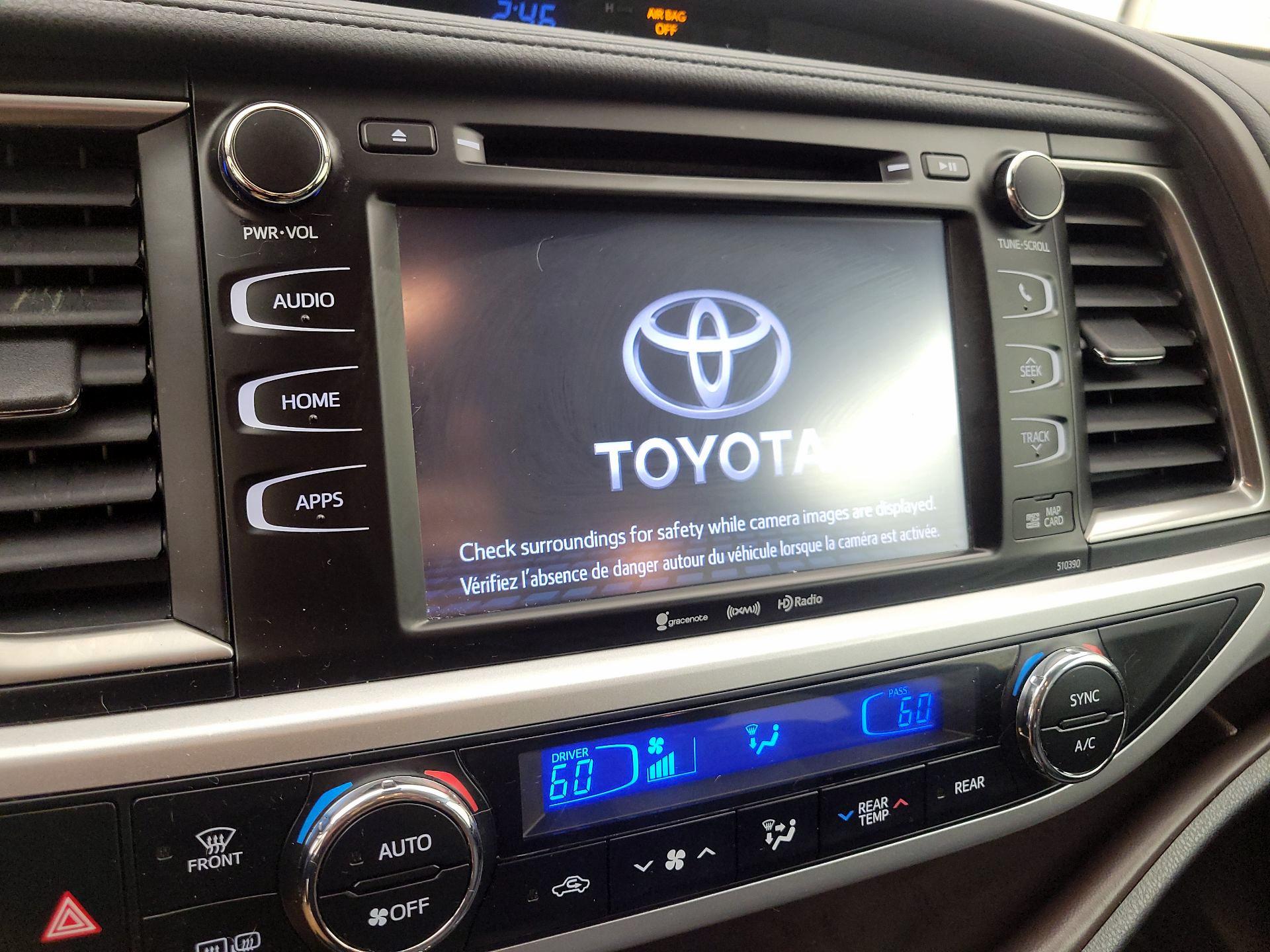 Thumbnail: 2019 Toyota Highlander - 14