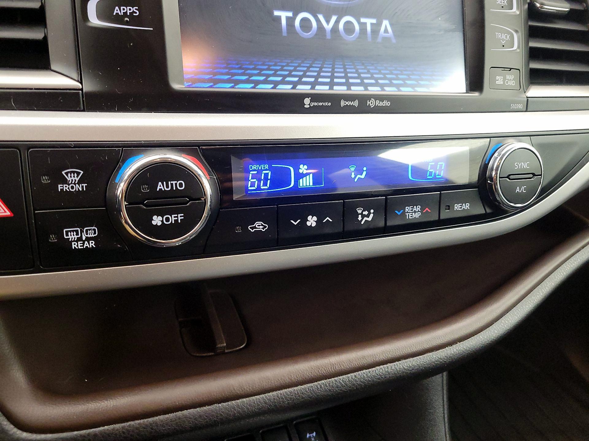 Thumbnail: 2019 Toyota Highlander - 15