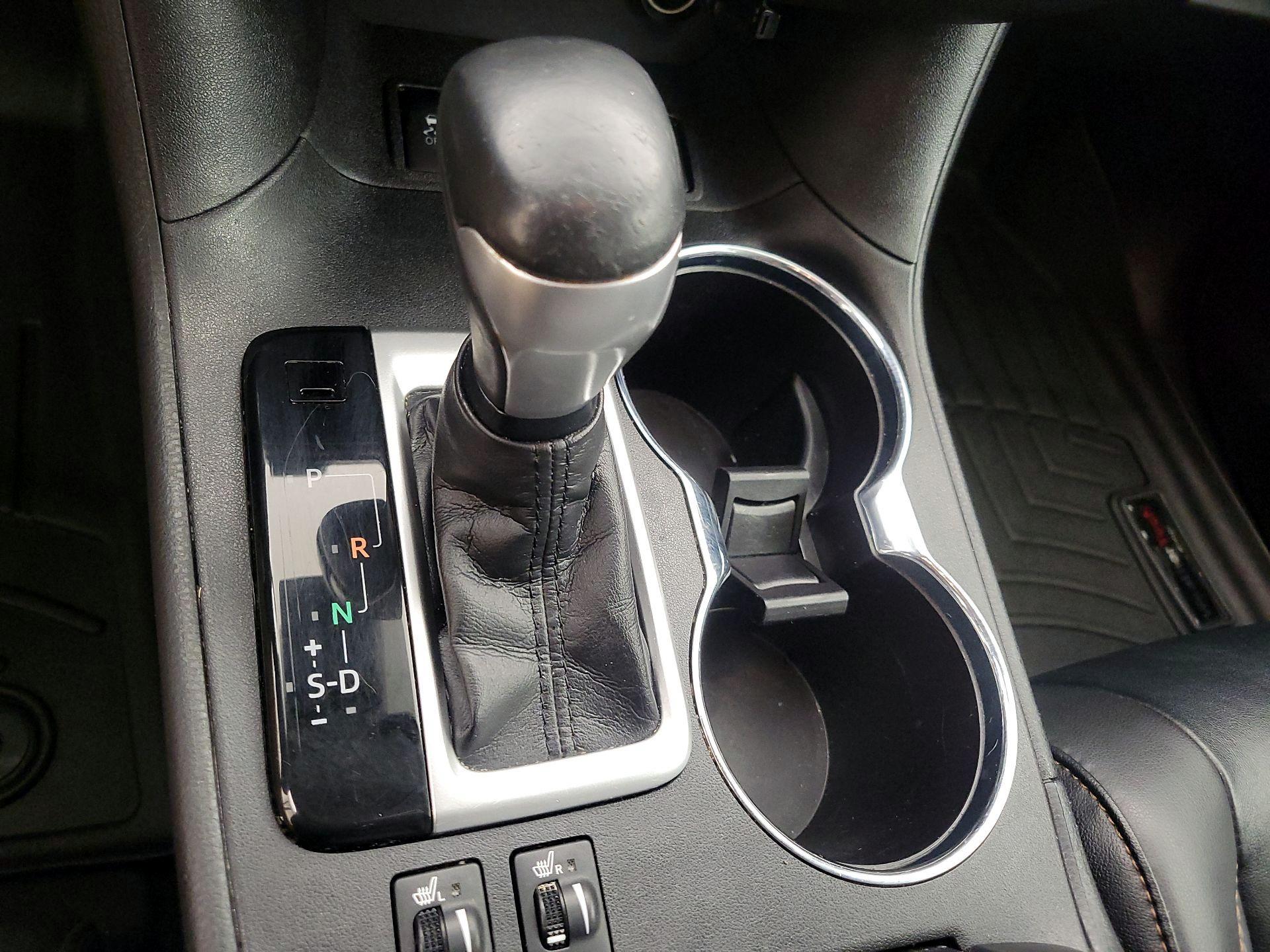 Thumbnail: 2019 Toyota Highlander - 16