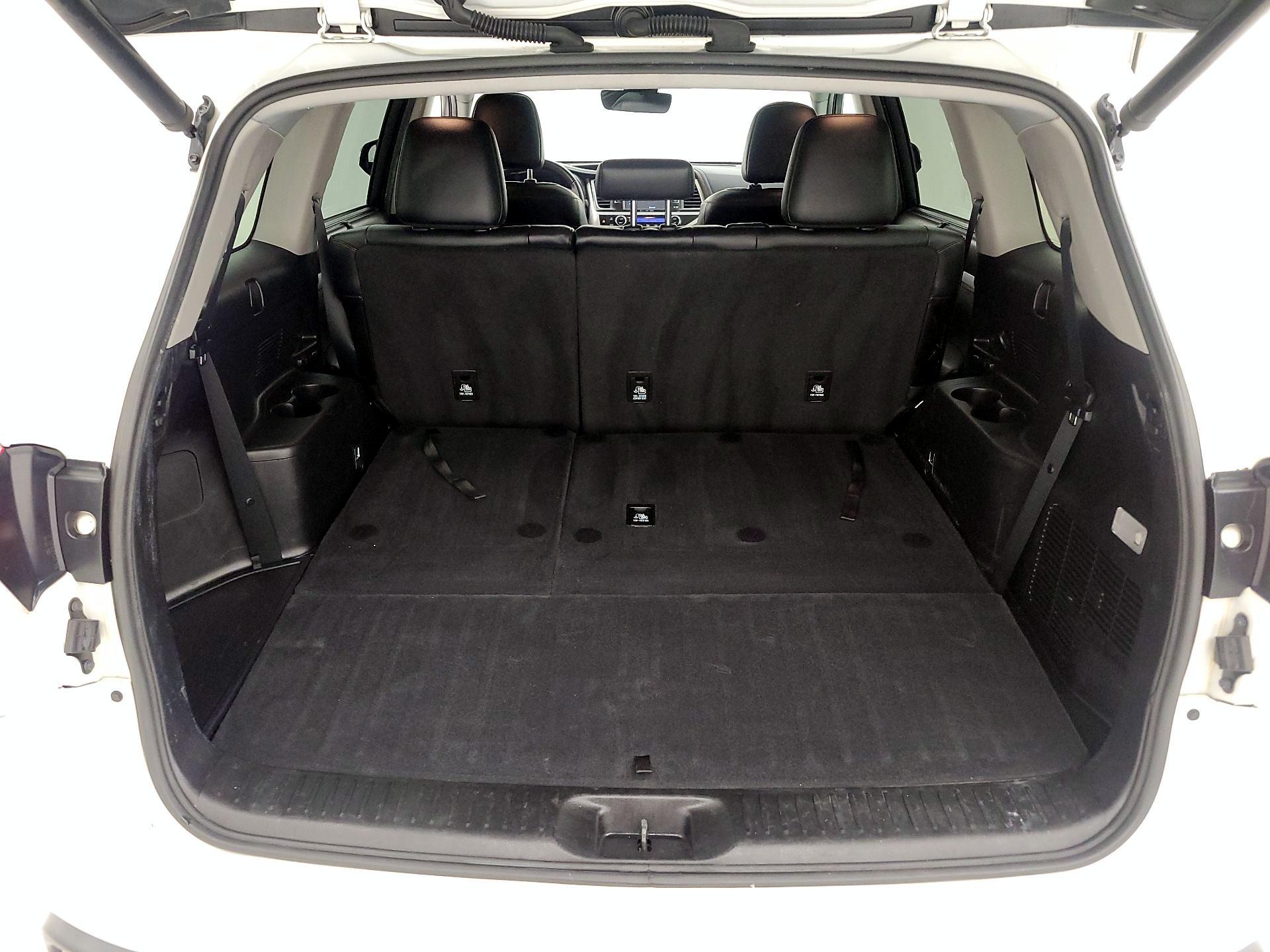 Thumbnail: 2019 Toyota Highlander - 20