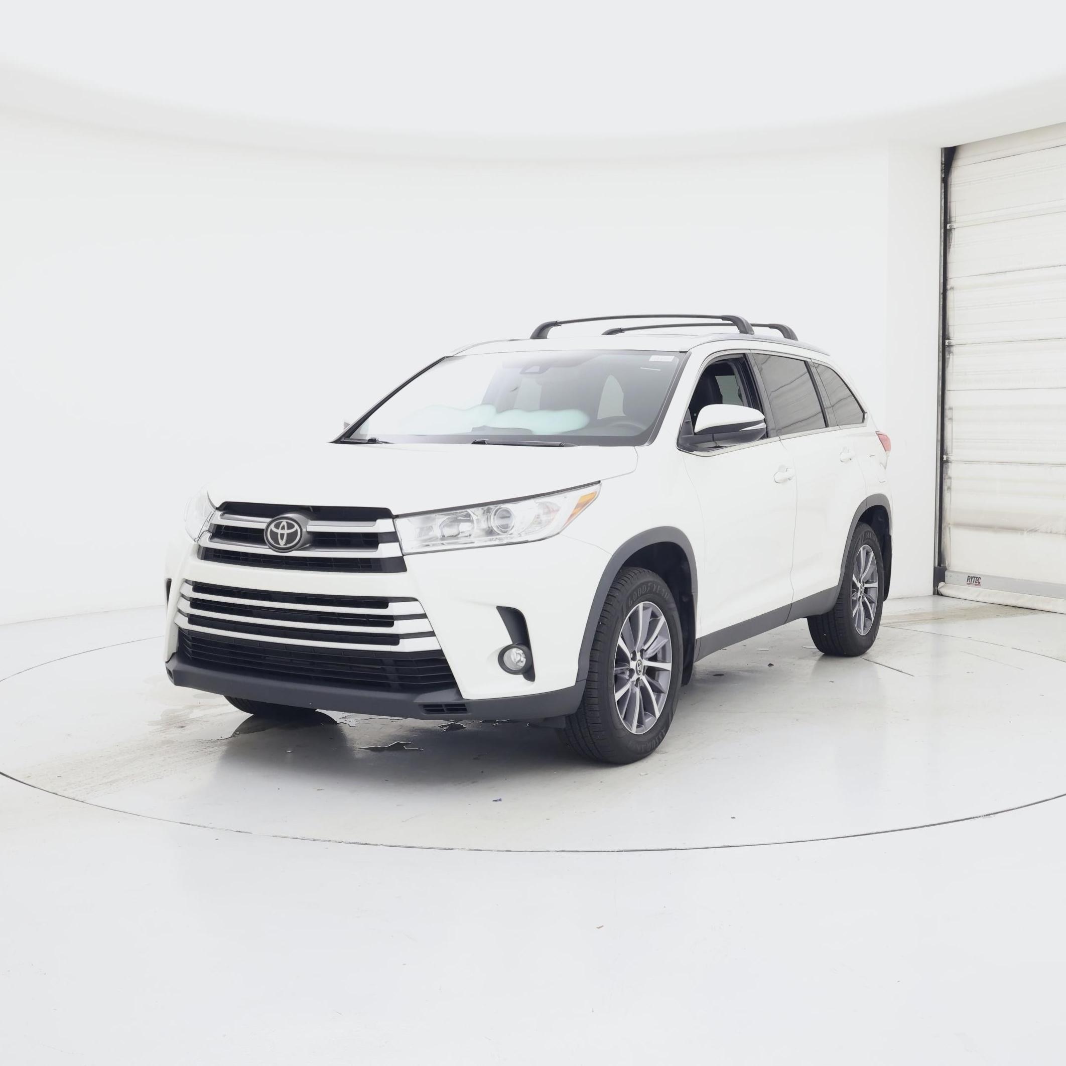 Thumbnail: 2019 Toyota Highlander - 4