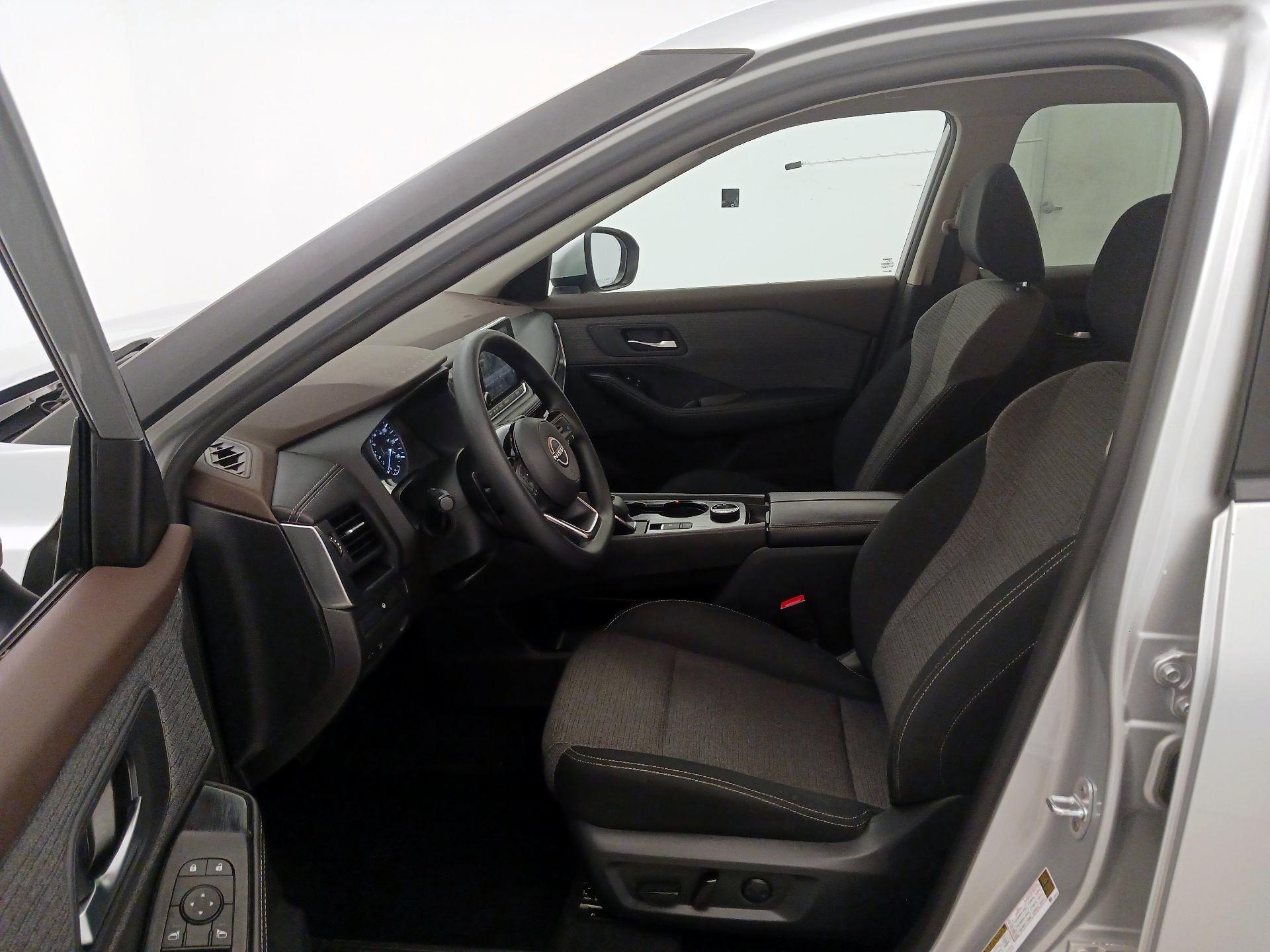 Thumbnail: 2023 Nissan Rogue - 11