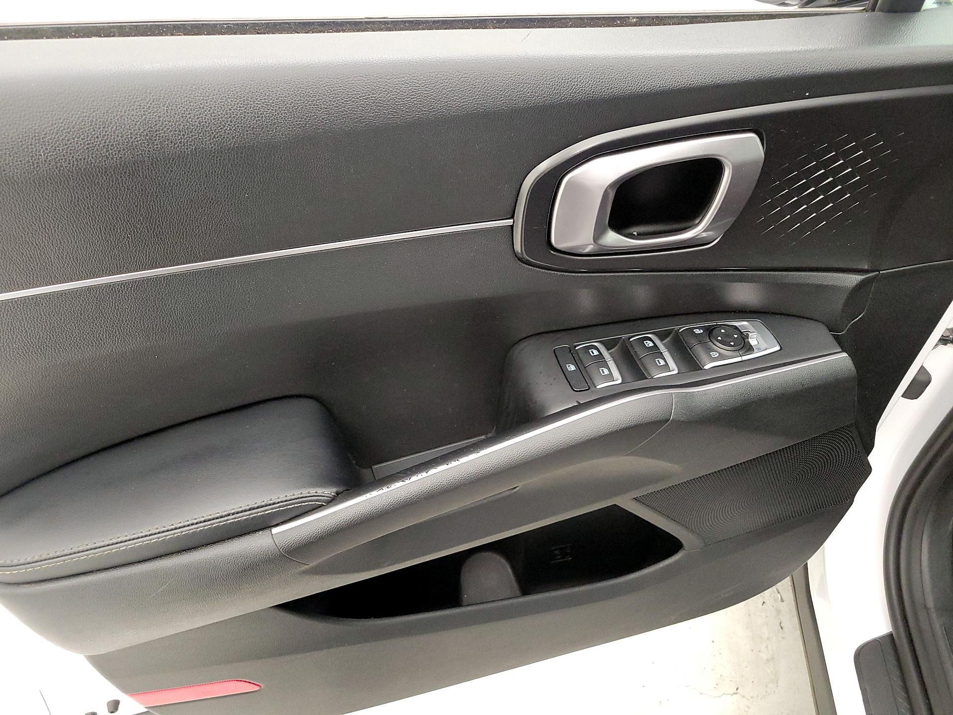 Thumbnail: 2021 Kia Sorento - 12