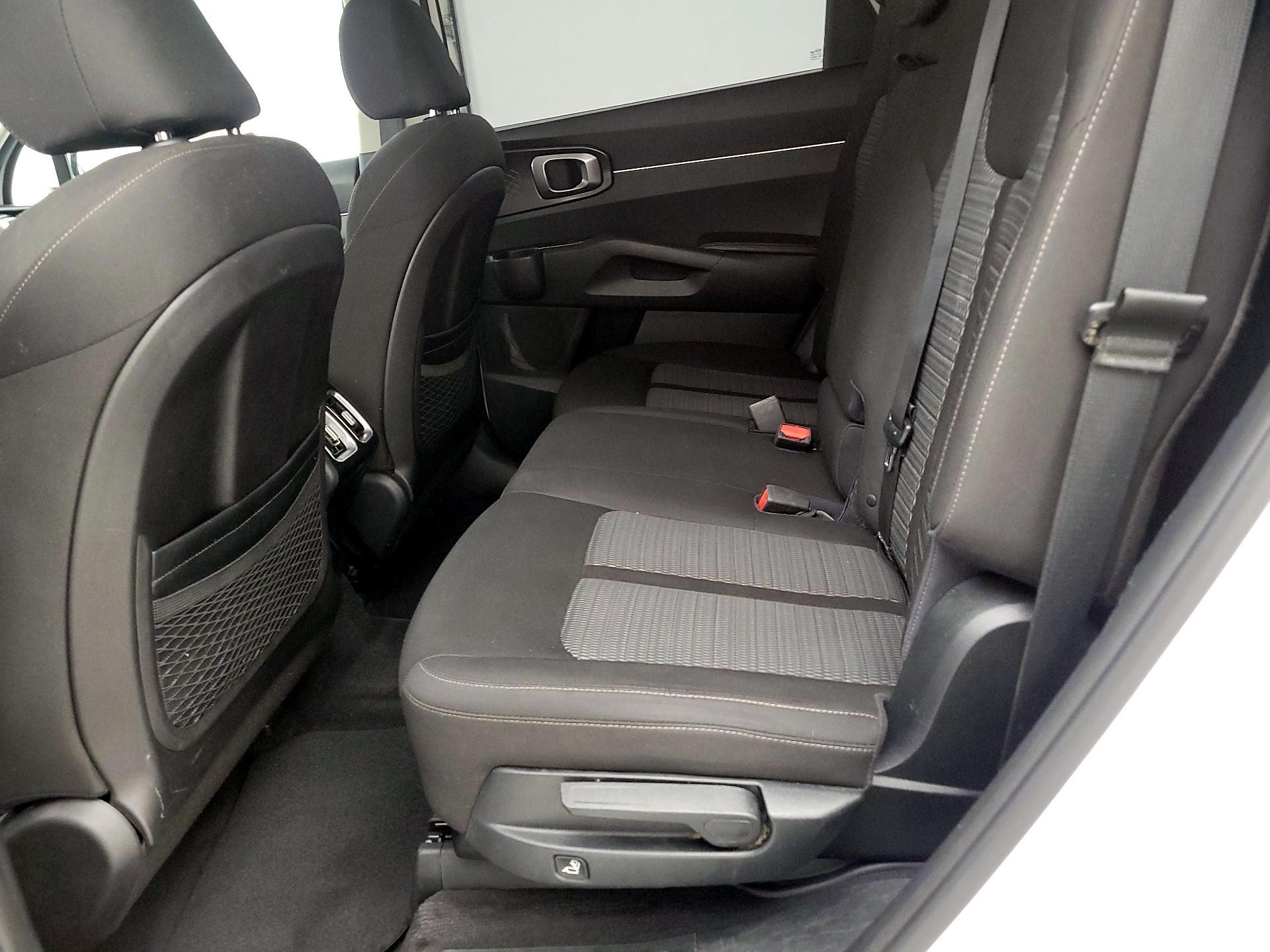 Thumbnail: 2021 Kia Sorento - 19
