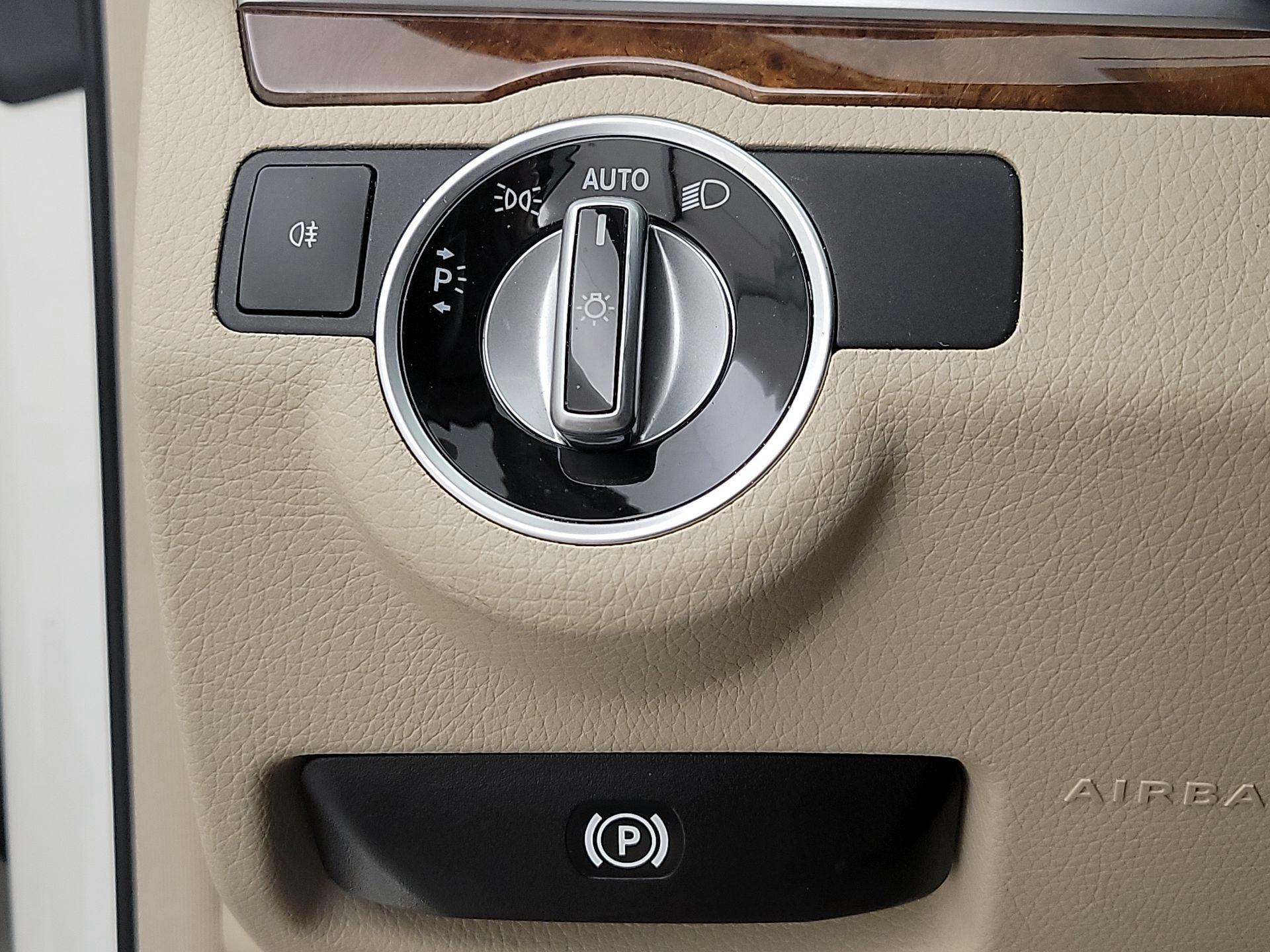 Thumbnail: 2016 Mercedes-Benz E-Class - 13