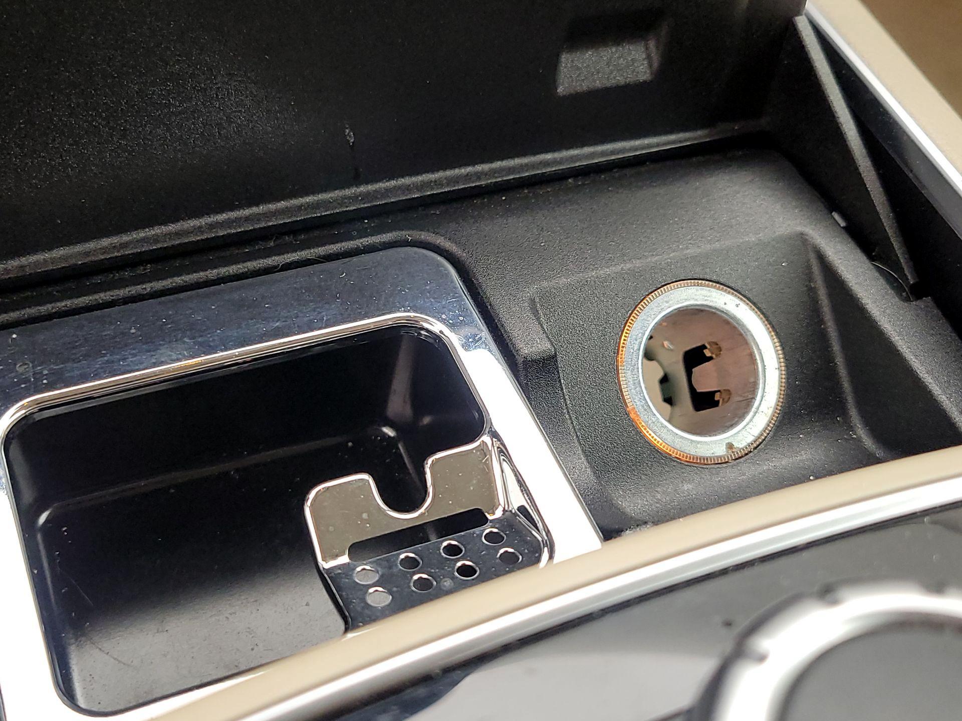 Thumbnail: 2016 Mercedes-Benz E-Class - 18