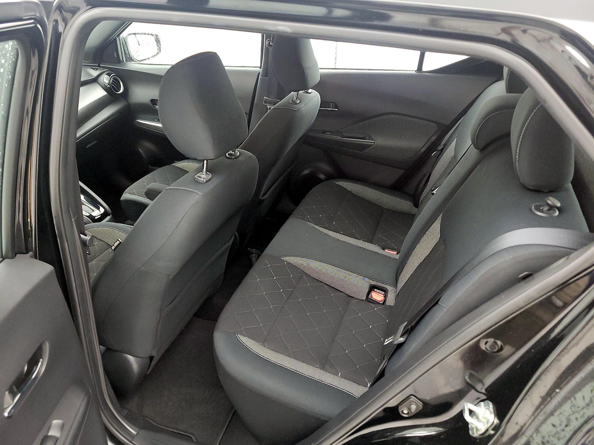 Thumbnail: 2019 Nissan Kicks - 17