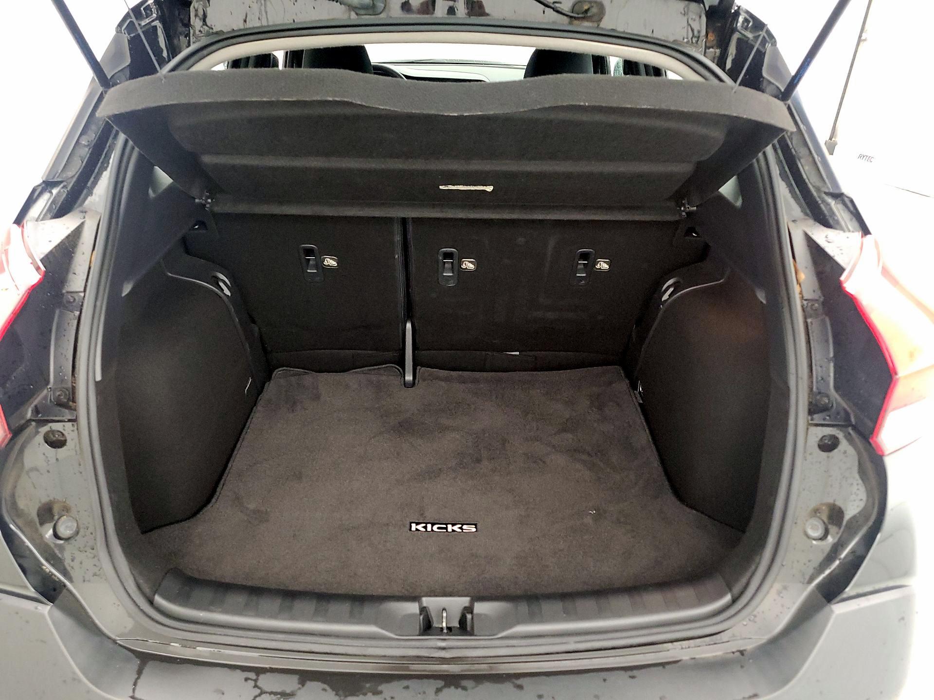 Thumbnail: 2019 Nissan Kicks - 18