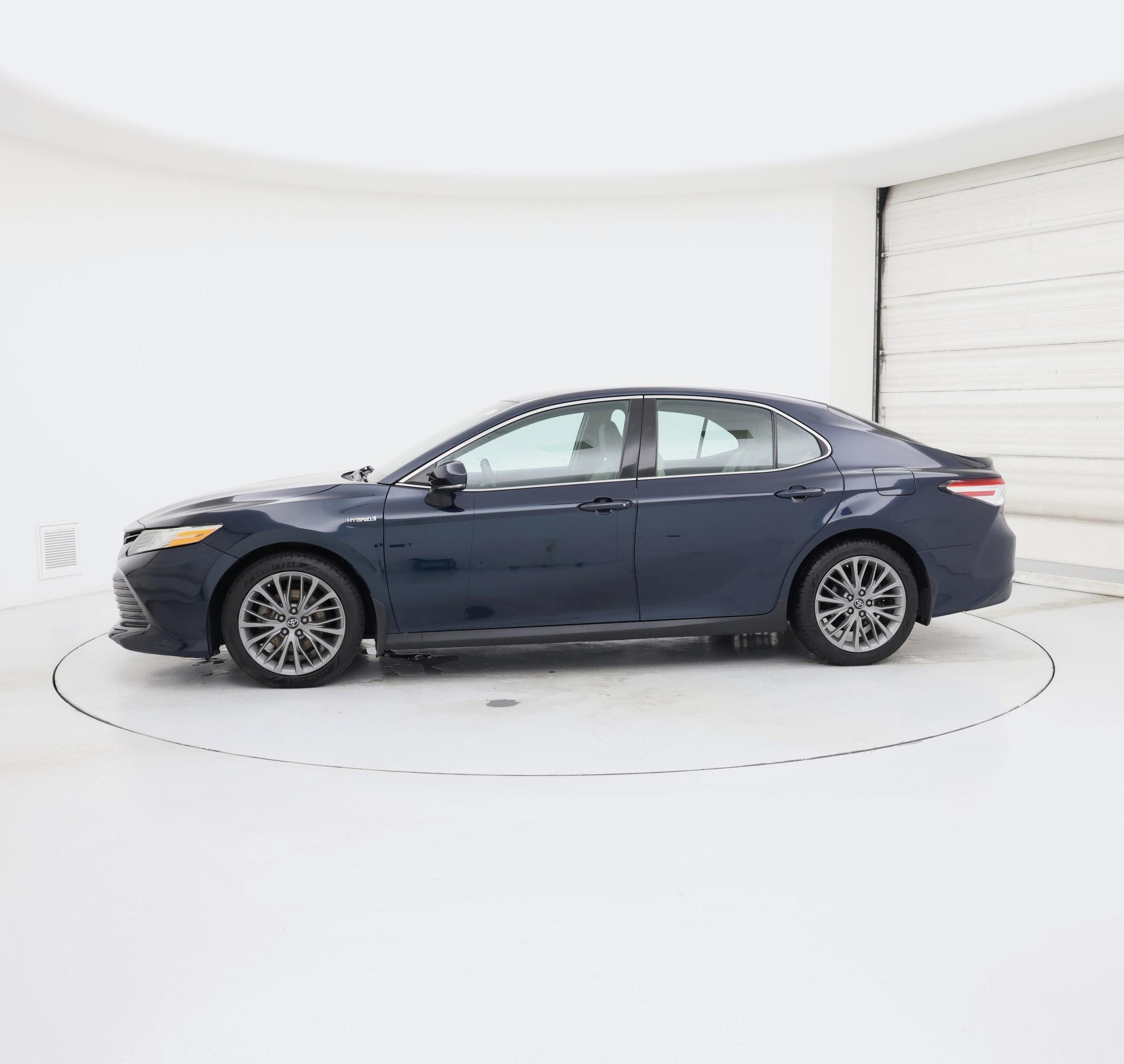 Thumbnail: 2018 Toyota Camry - 3