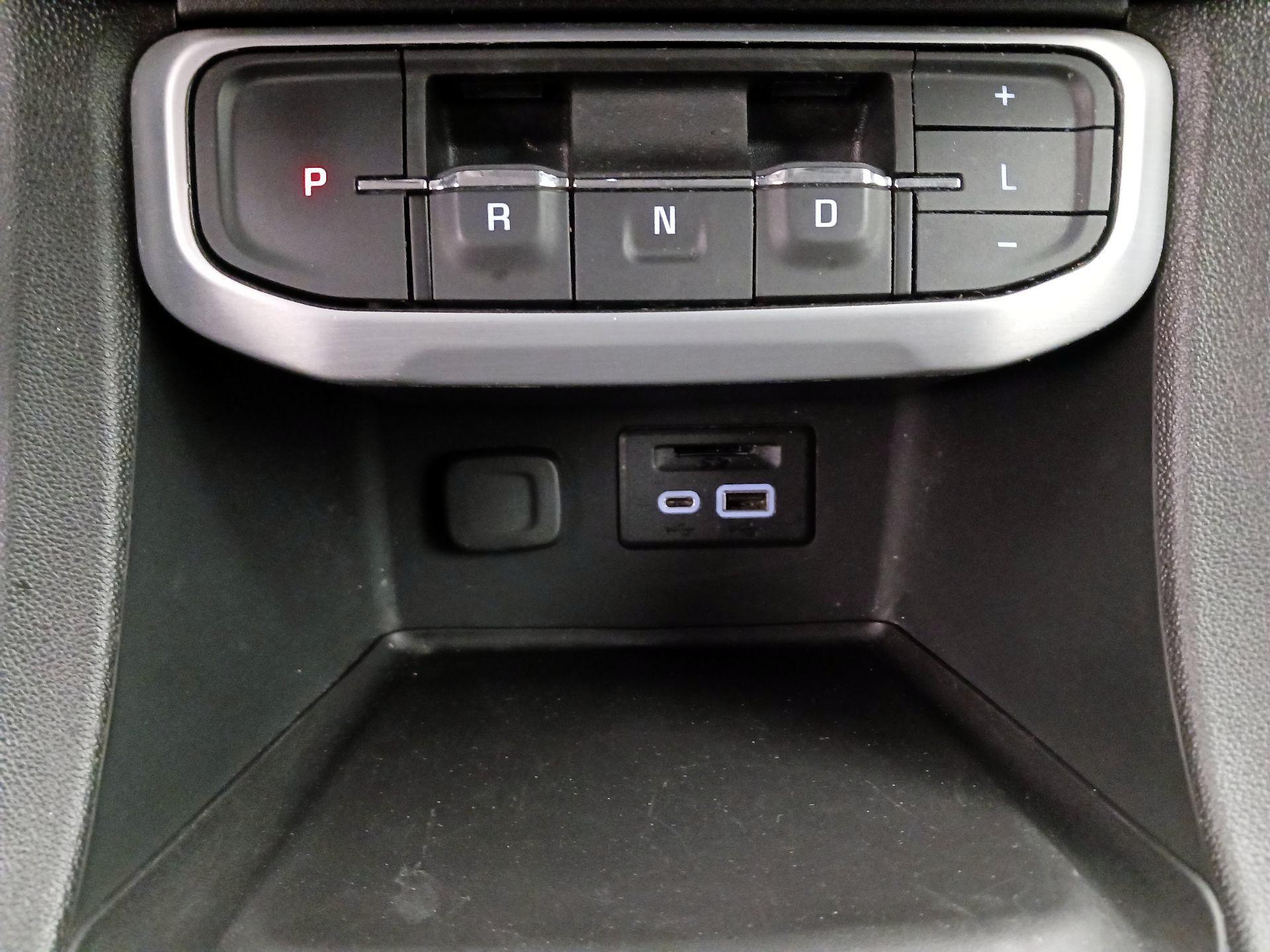 Thumbnail: 2023 GMC Acadia - 17