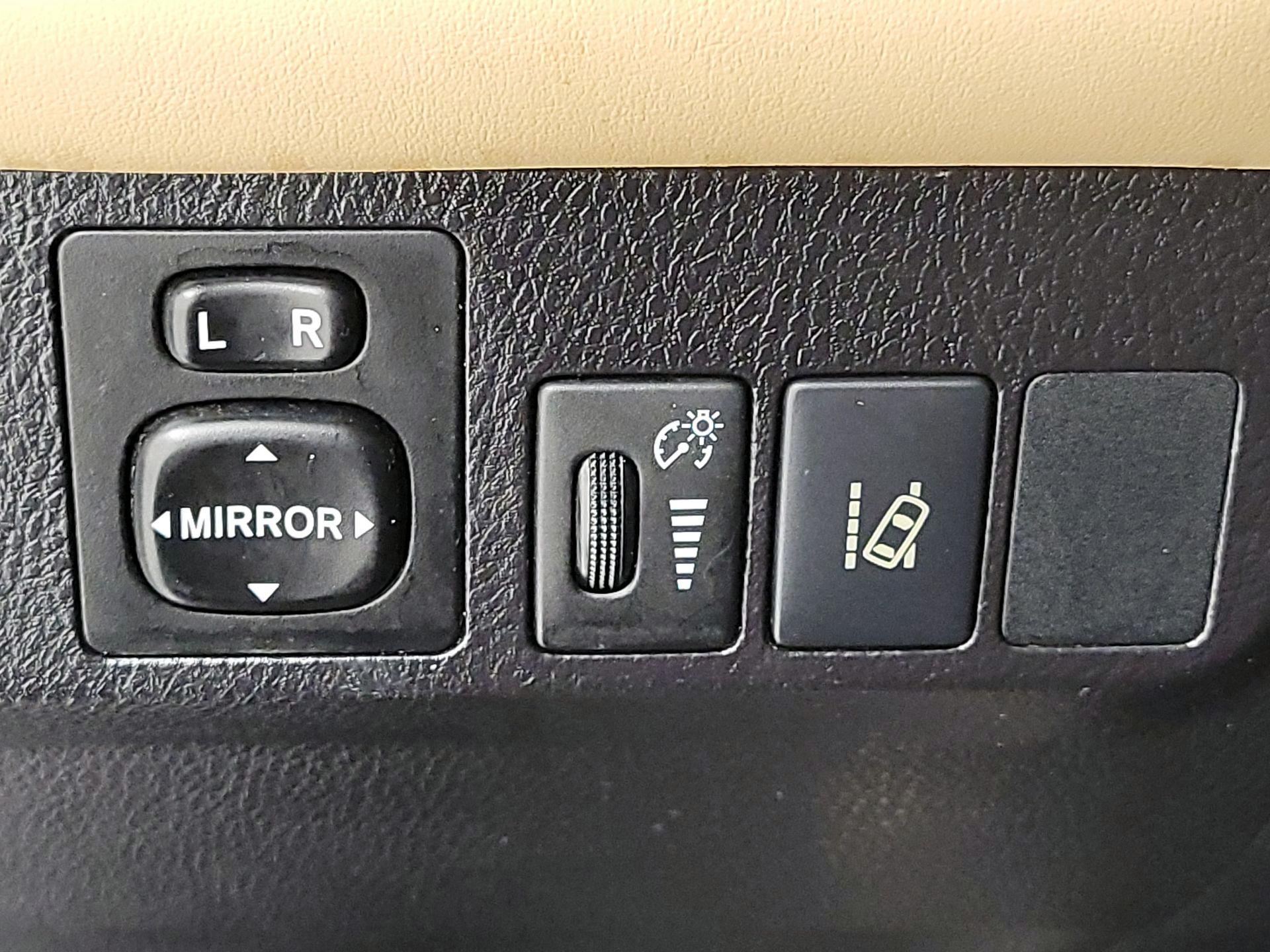Thumbnail: 2018 Toyota RAV4 - 13