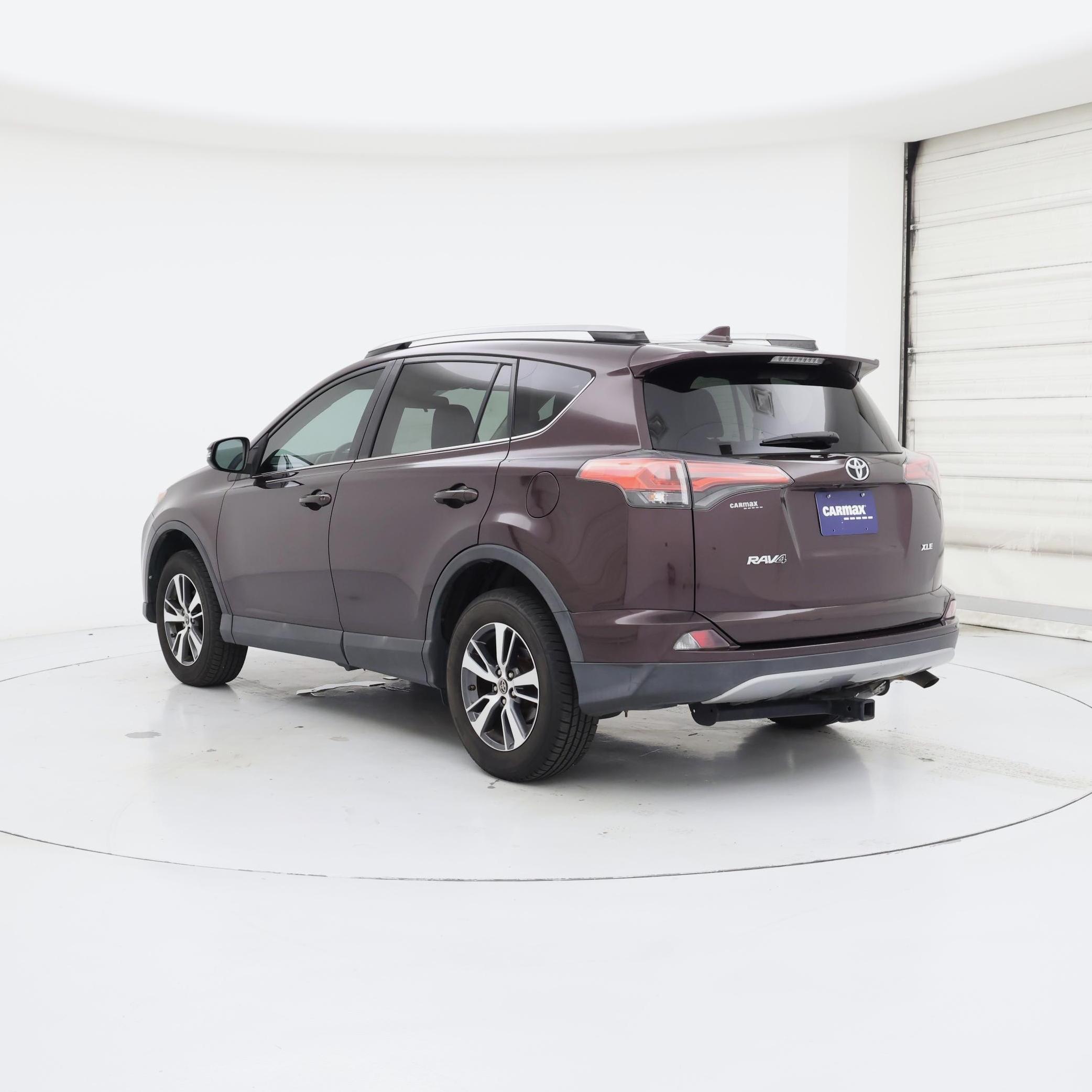 Thumbnail: 2018 Toyota RAV4 - 2