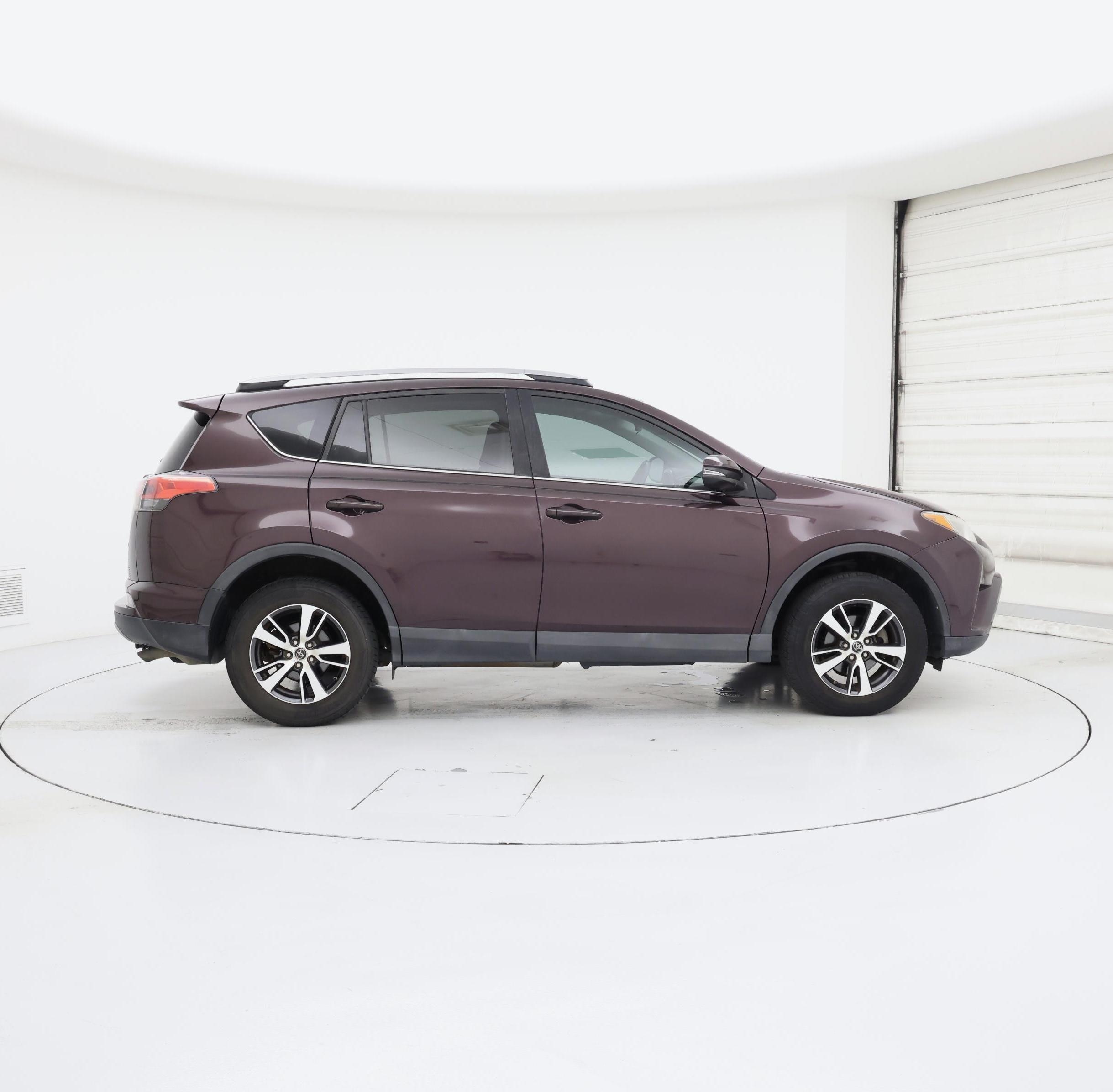 Thumbnail: 2018 Toyota RAV4 - 7
