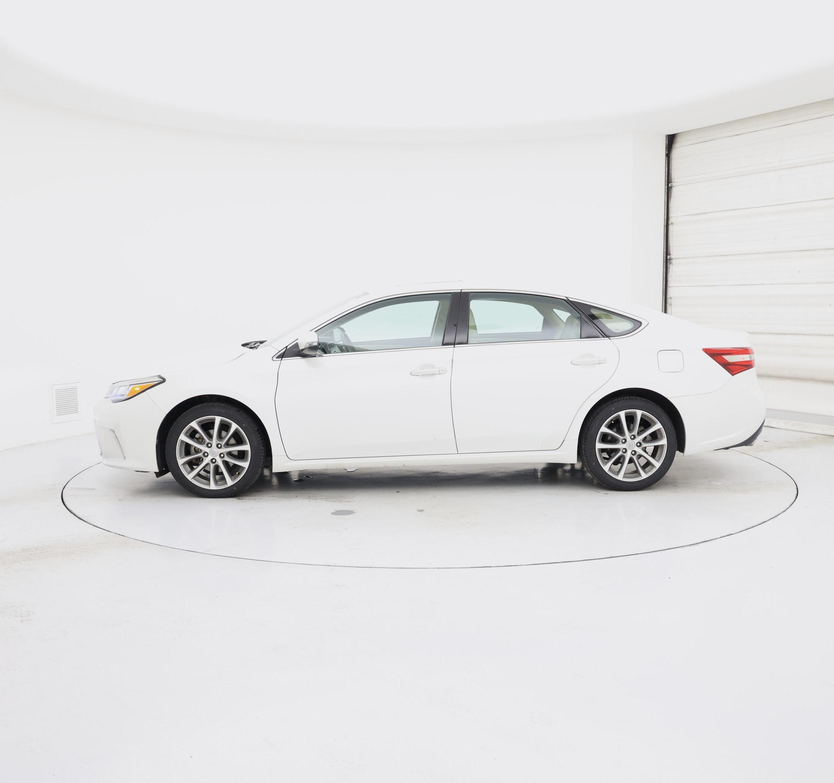 Thumbnail: 2017 Toyota Avalon - 3
