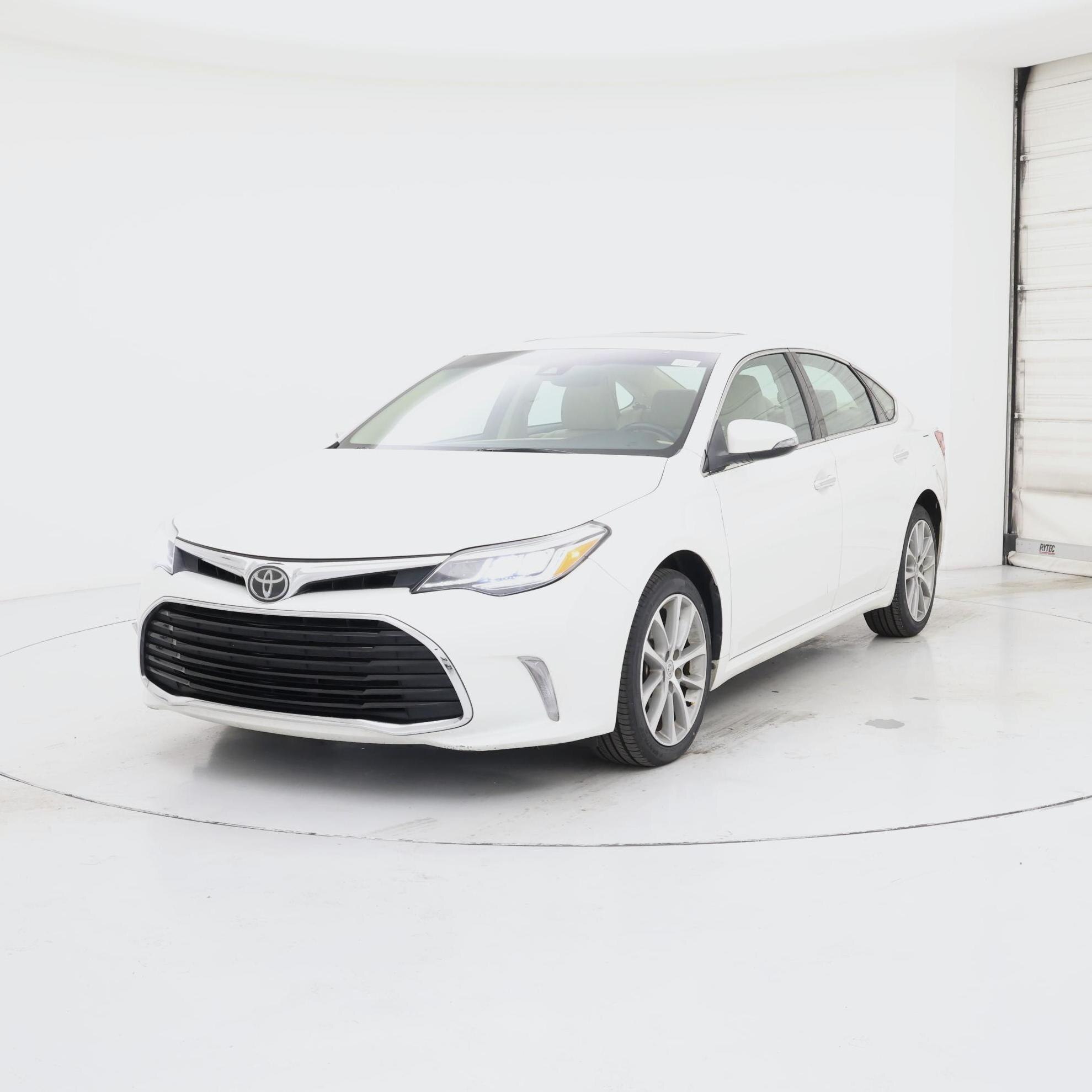 Thumbnail: 2017 Toyota Avalon - 4