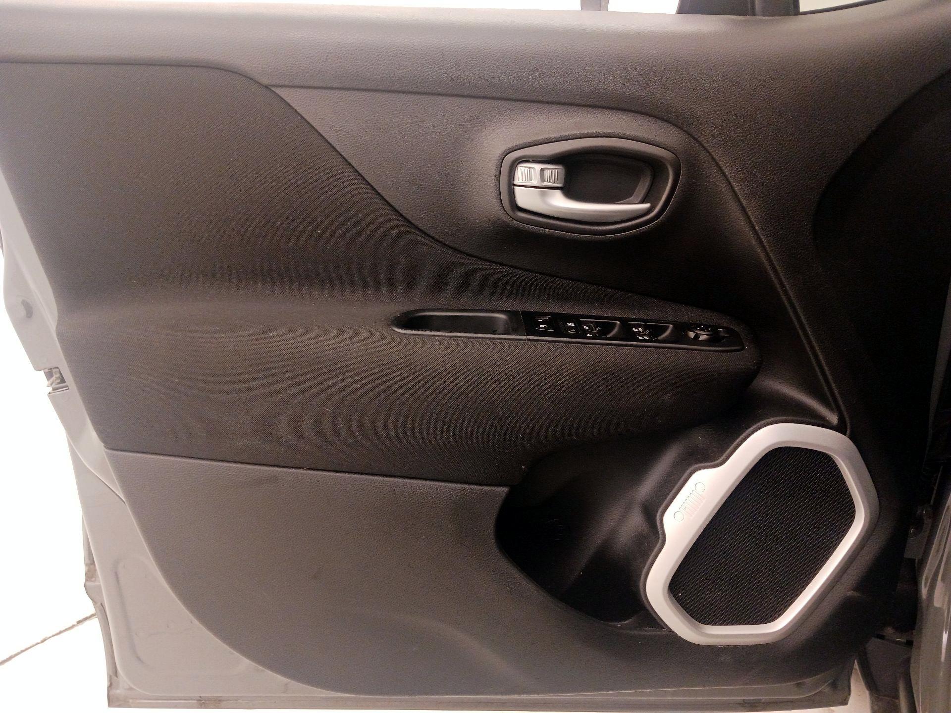 Thumbnail: 2021 Jeep Renegade - 12