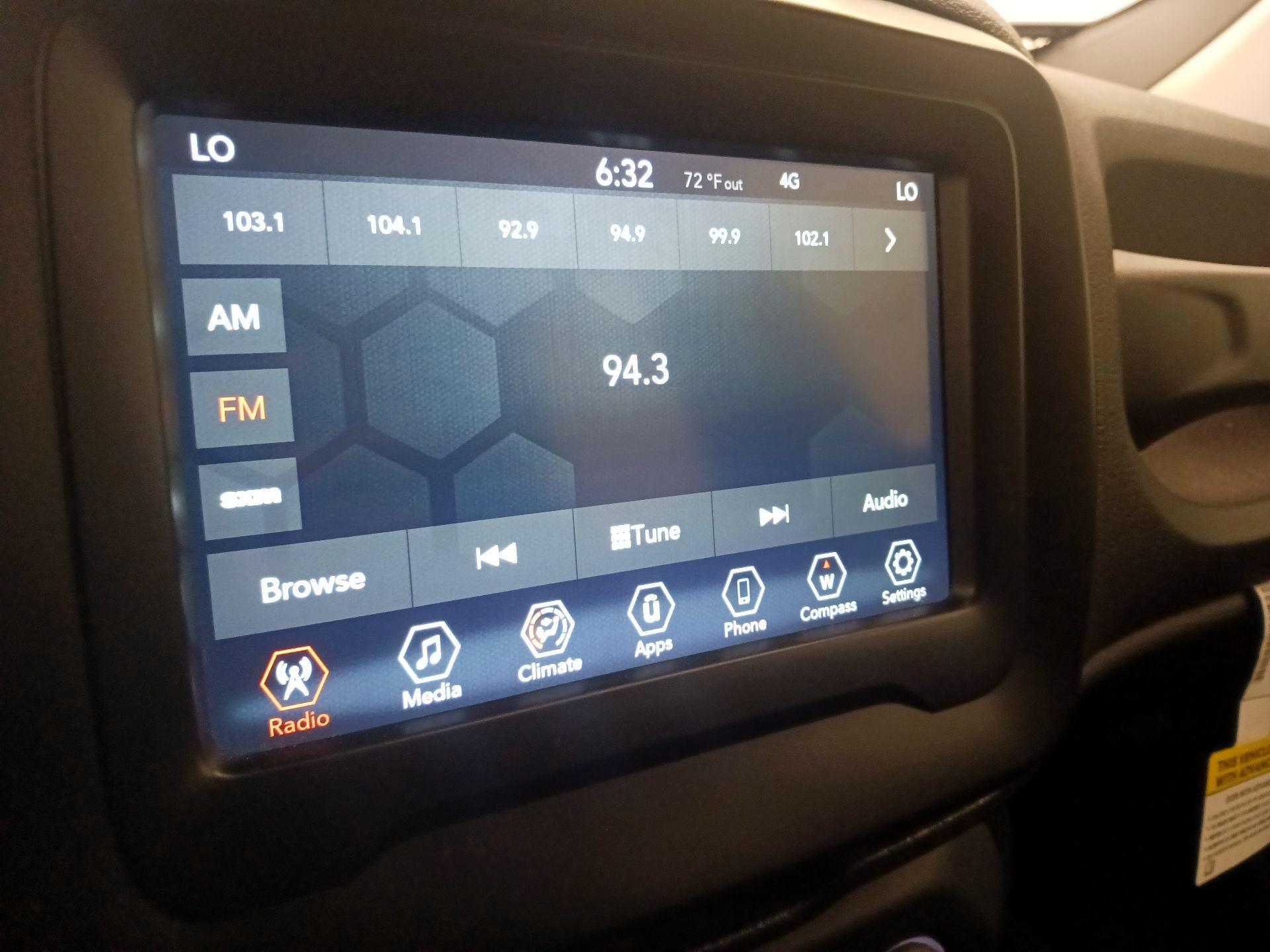Thumbnail: 2021 Jeep Renegade - 15