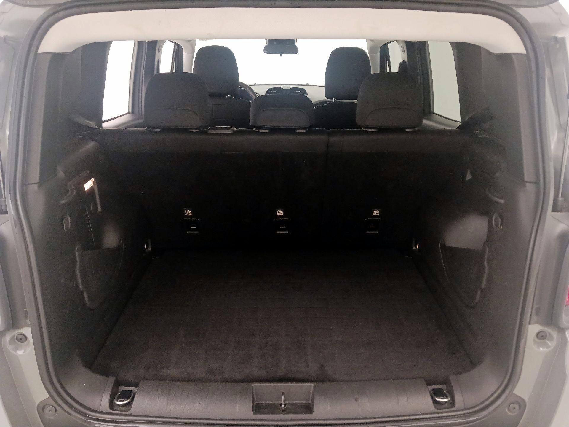 Thumbnail: 2021 Jeep Renegade - 20