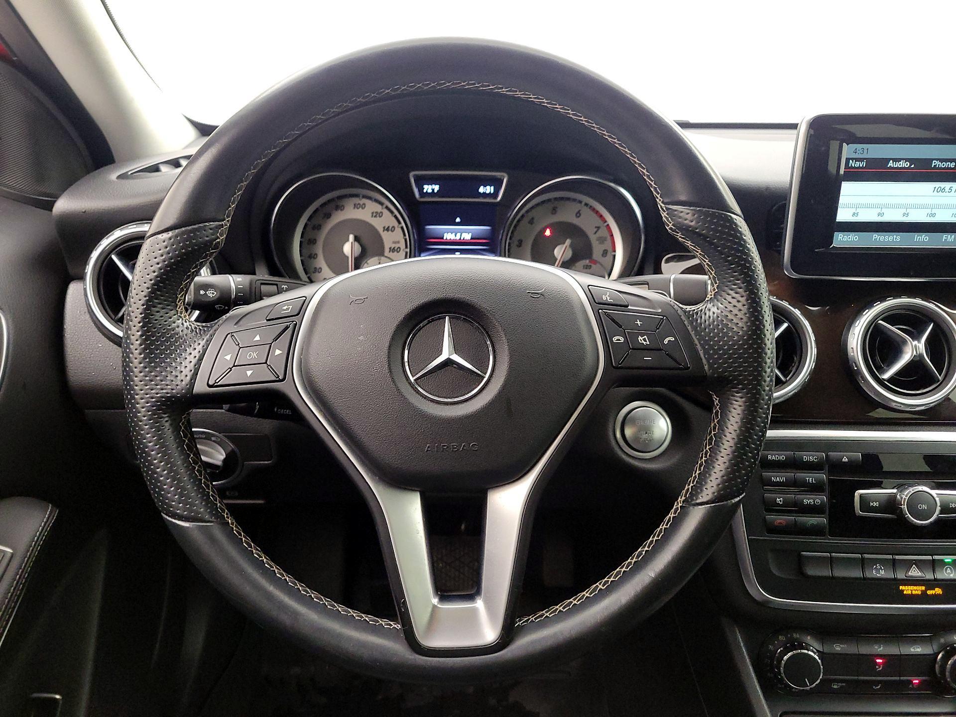 Thumbnail: 2015 Mercedes-Benz GLA - 10