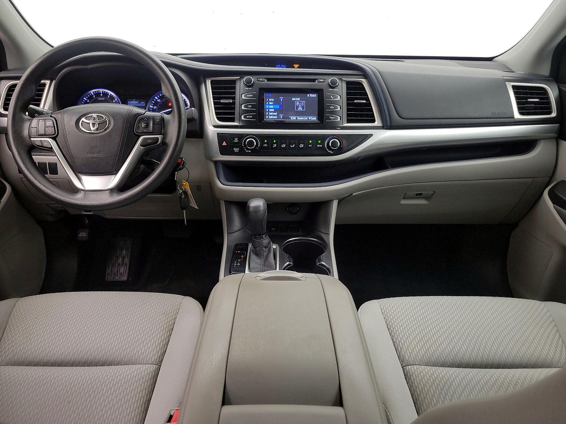Thumbnail: 2015 Toyota Highlander - 9