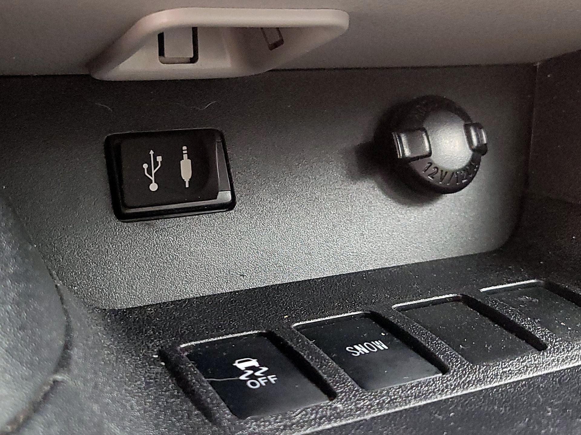 Thumbnail: 2015 Toyota Highlander - 18