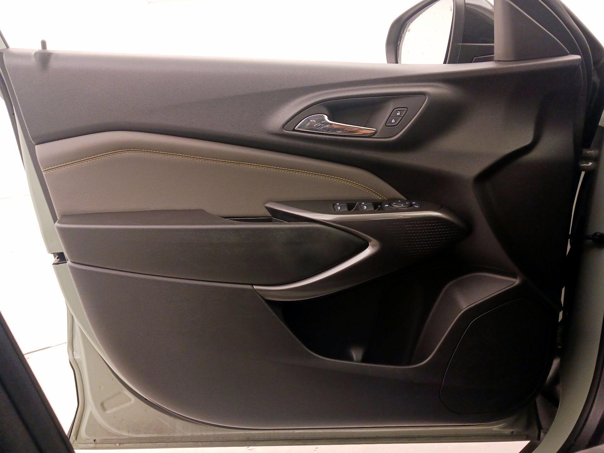 Thumbnail: 2025 Chevrolet Trax - 12