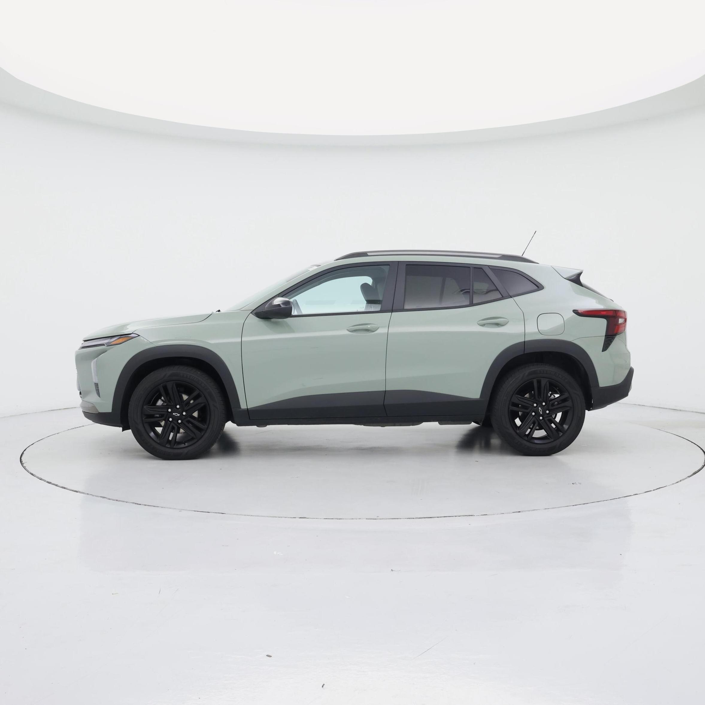 Thumbnail: 2025 Chevrolet Trax - 3