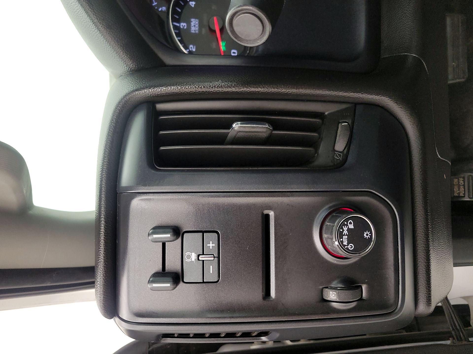 Thumbnail: 2015 GMC Sierra 2500 - 13