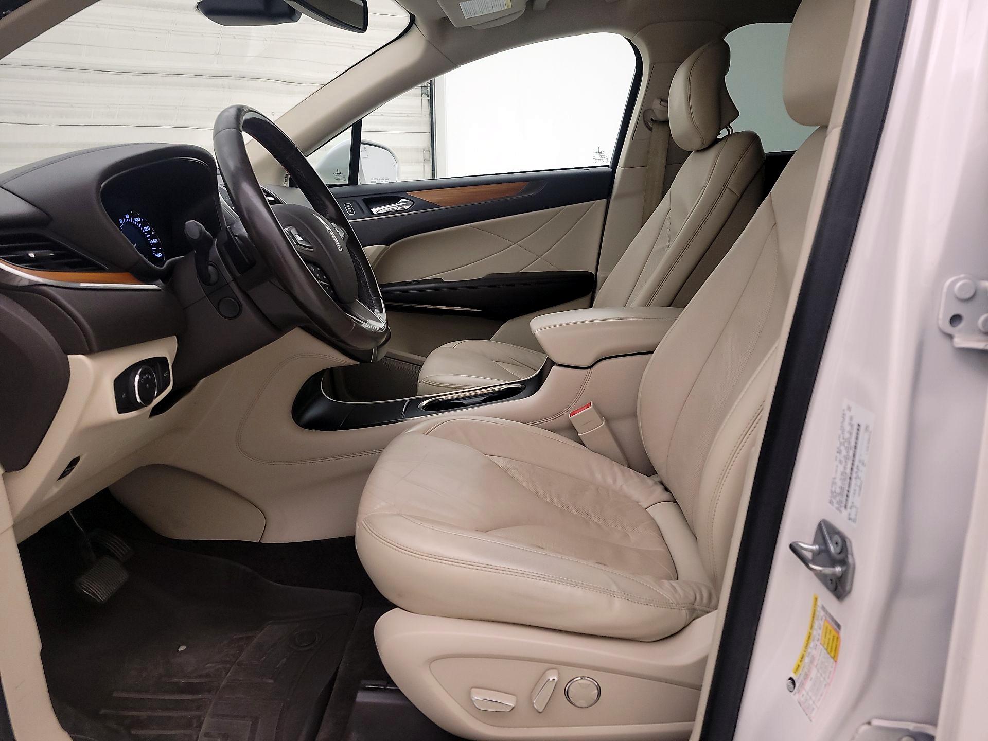 Thumbnail: 2019 Lincoln MKC - 11