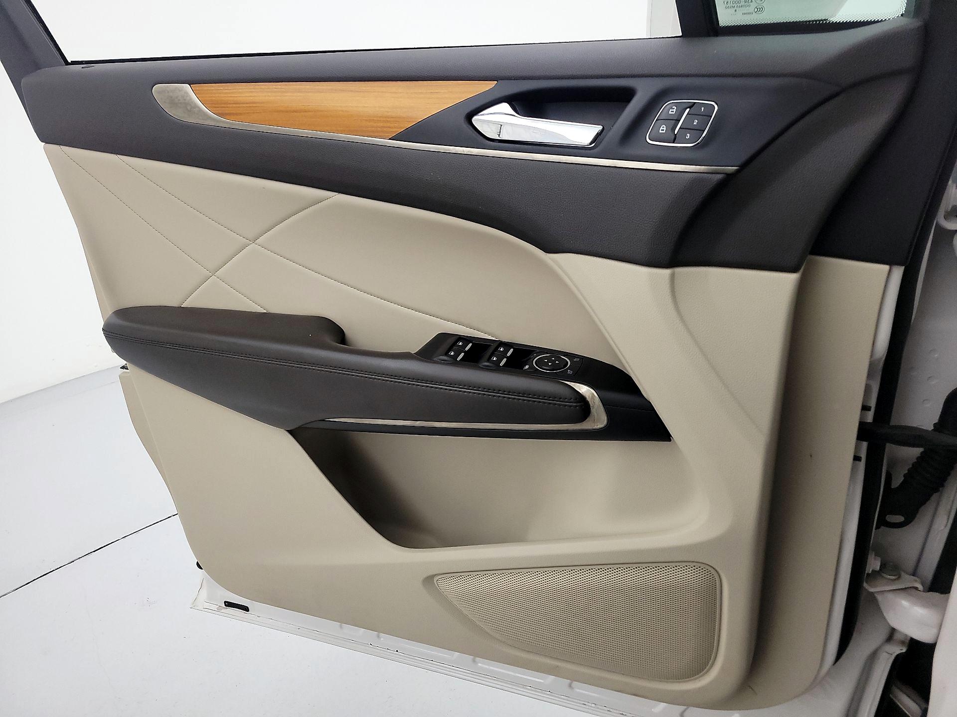 Thumbnail: 2019 Lincoln MKC - 12