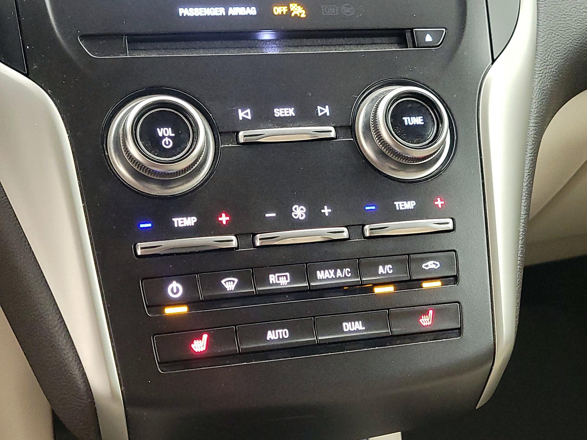 Thumbnail: 2019 Lincoln MKC - 17