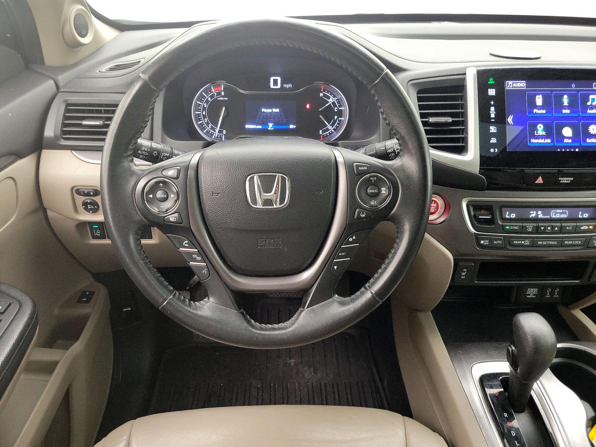 Thumbnail: 2016 Honda Pilot - 10