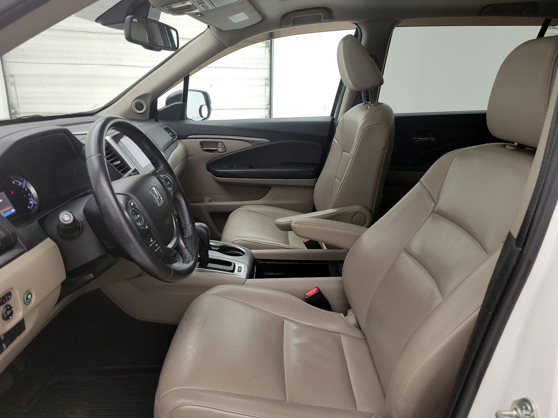 Thumbnail: 2016 Honda Pilot - 11