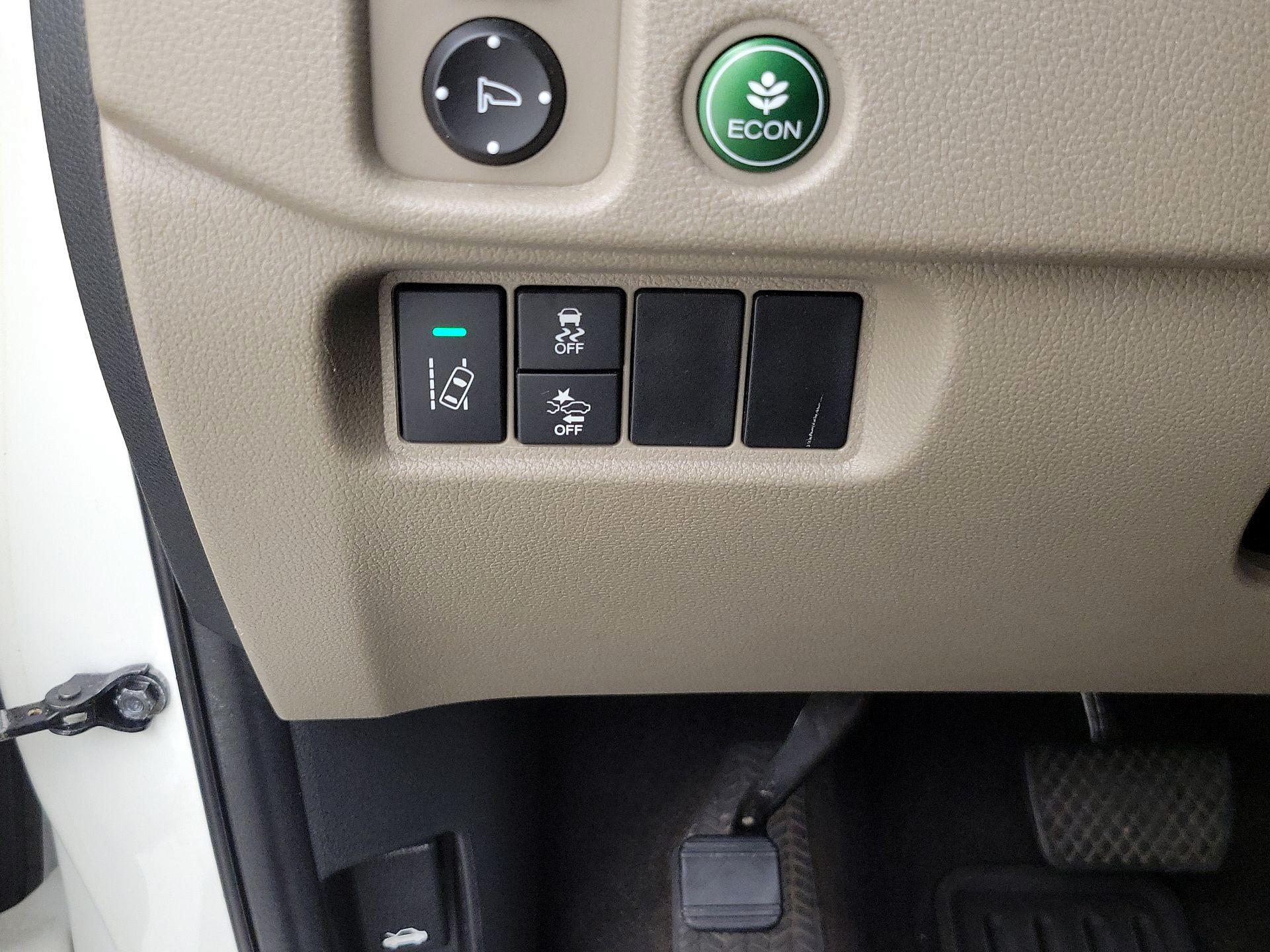 Thumbnail: 2016 Honda Pilot - 13